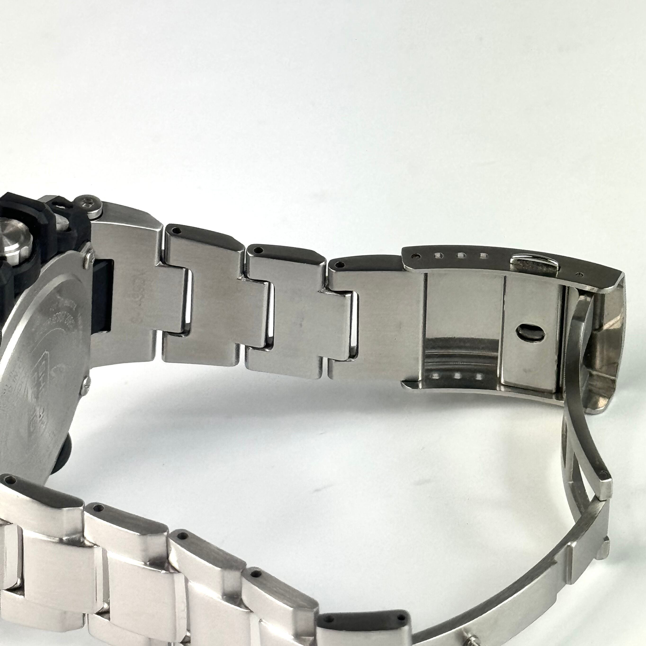 【美品】カシオ CASIO ジーショック G-SHOCK ジースチール G?STEEL GST-B100D-1A9JF タフソーラー デイト表示 スマホリンク 黒