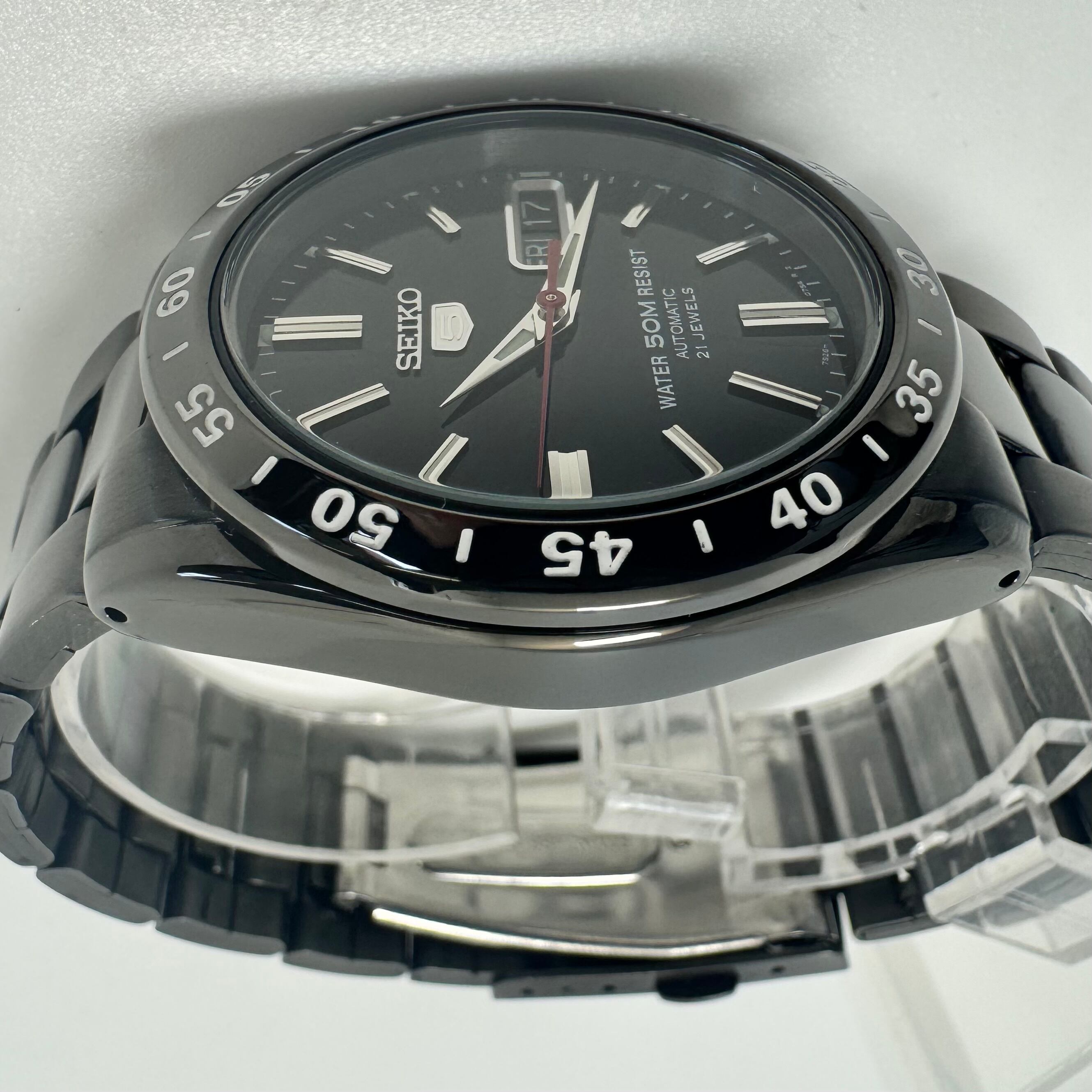 セイコー セイコーファイブ セイコー5 SNKE03K1 7S26-02T0 自動巻 黒 裏スケ デイデイト(スペイン語・英語) 海外モデル