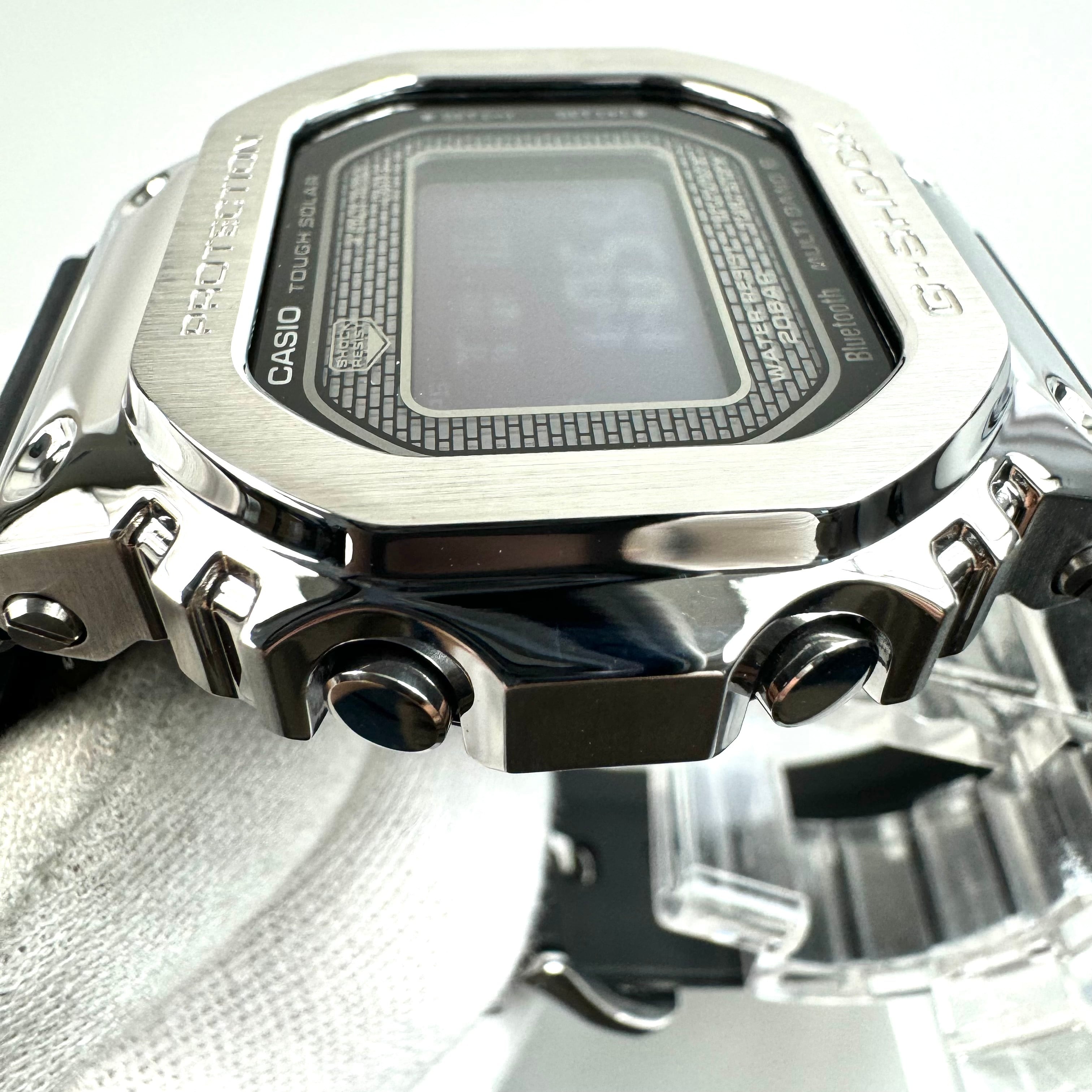 【美品】カシオ CASIO ジーショック G-SHOCK GMW-B5000-1JF 電波ソーラー デジタル 黒 Bluetooth 樹脂ベルト