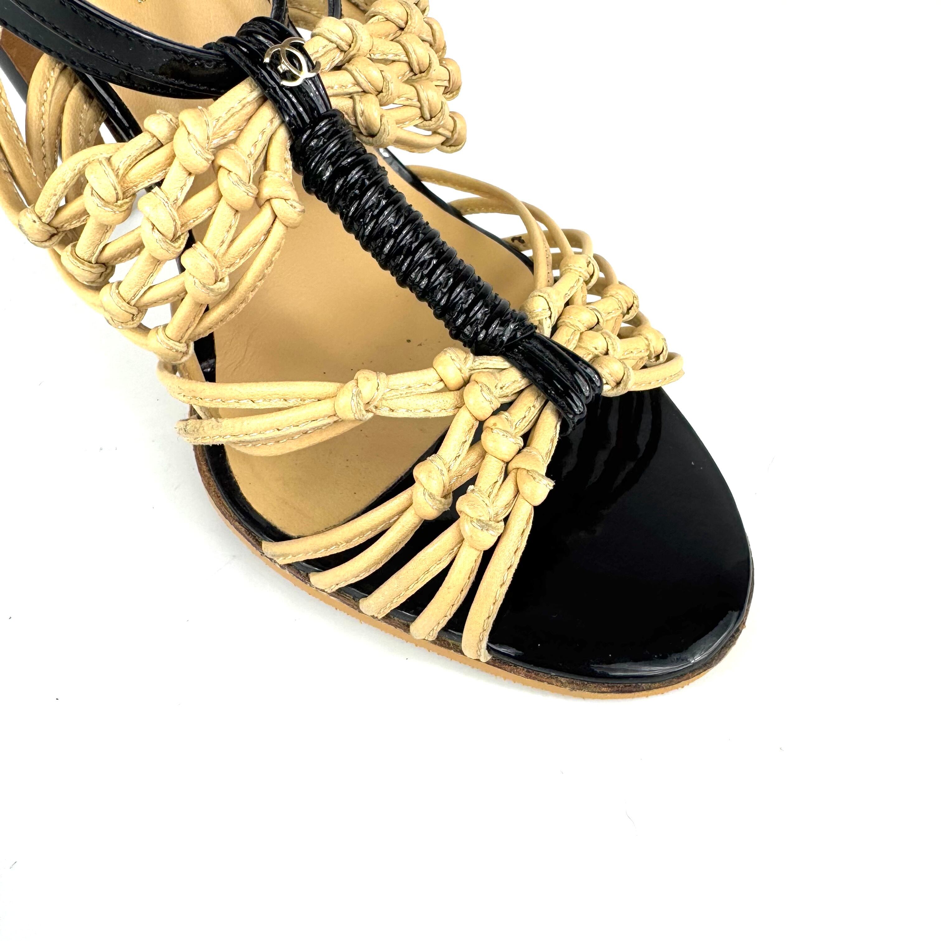 シャネル CHANEL ヒールサンダル ストラップ ココマーク ベージュ ブラック 37 1/2C 日本サイズ約24.5cm