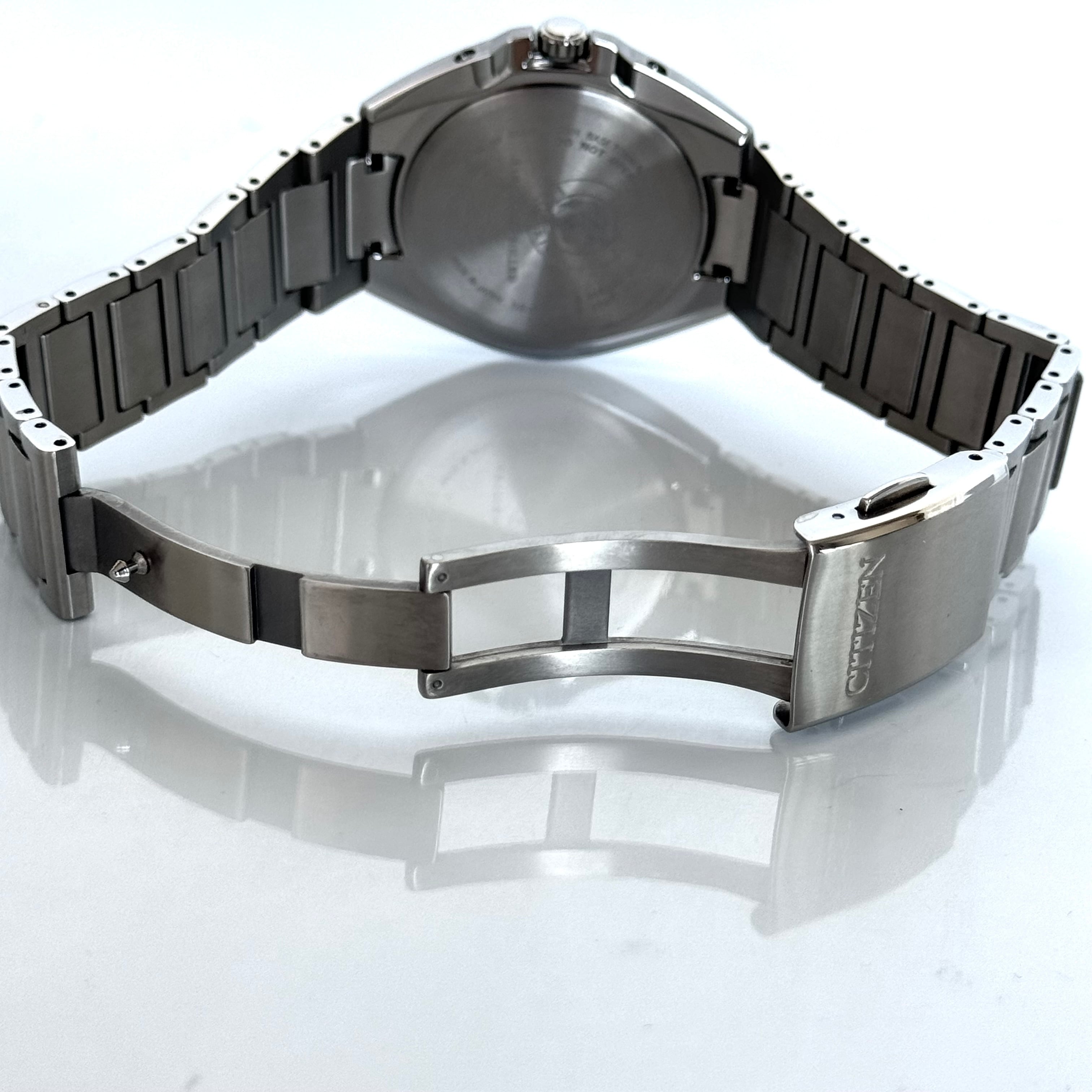 【美品】シチズン アテッサ AT6050-54E H100-R007556 電波ソーラー 黒 デイデイト チタニウム