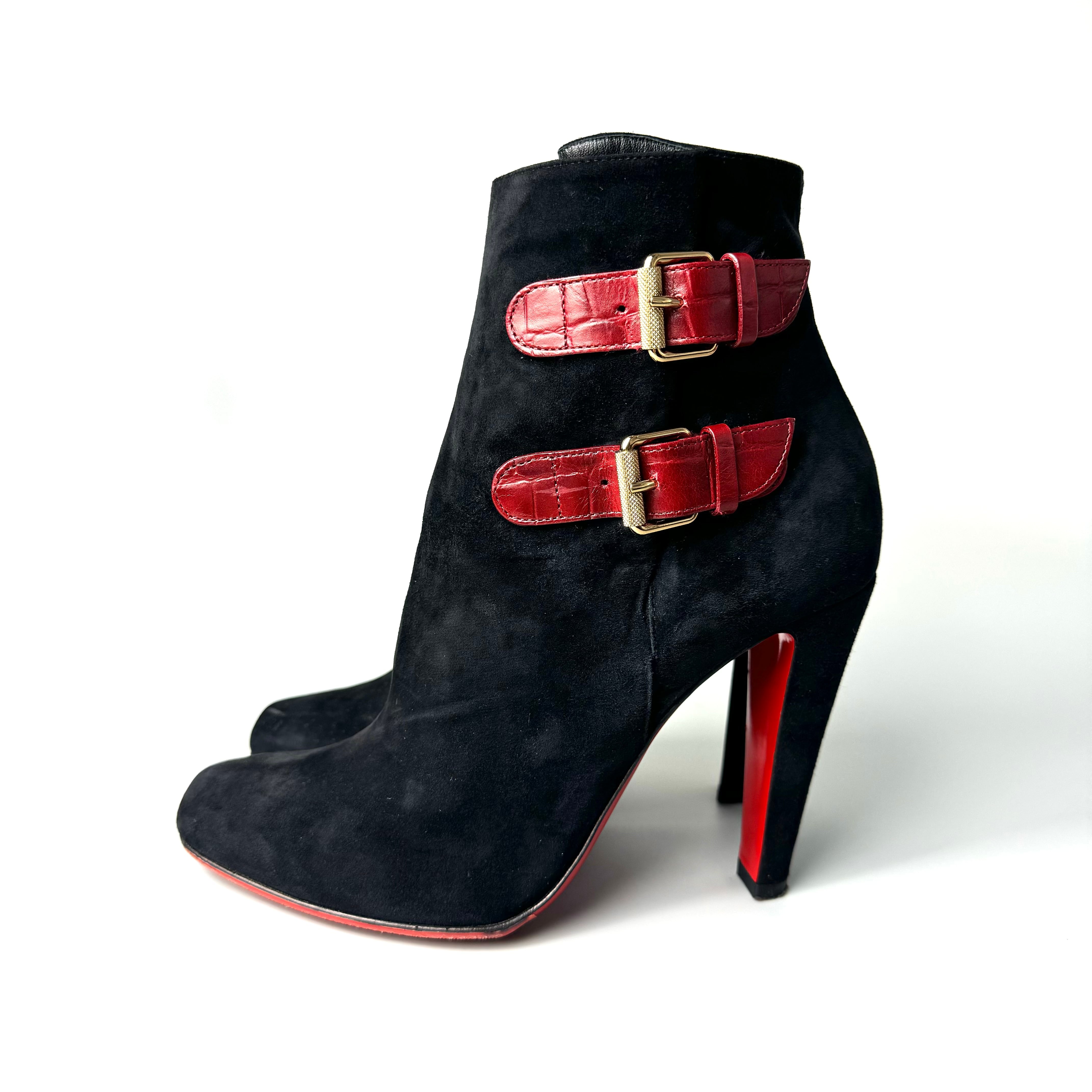 クリスチャンルブタン ショートブーツ サイドベルト スエード 赤 黒 25cm