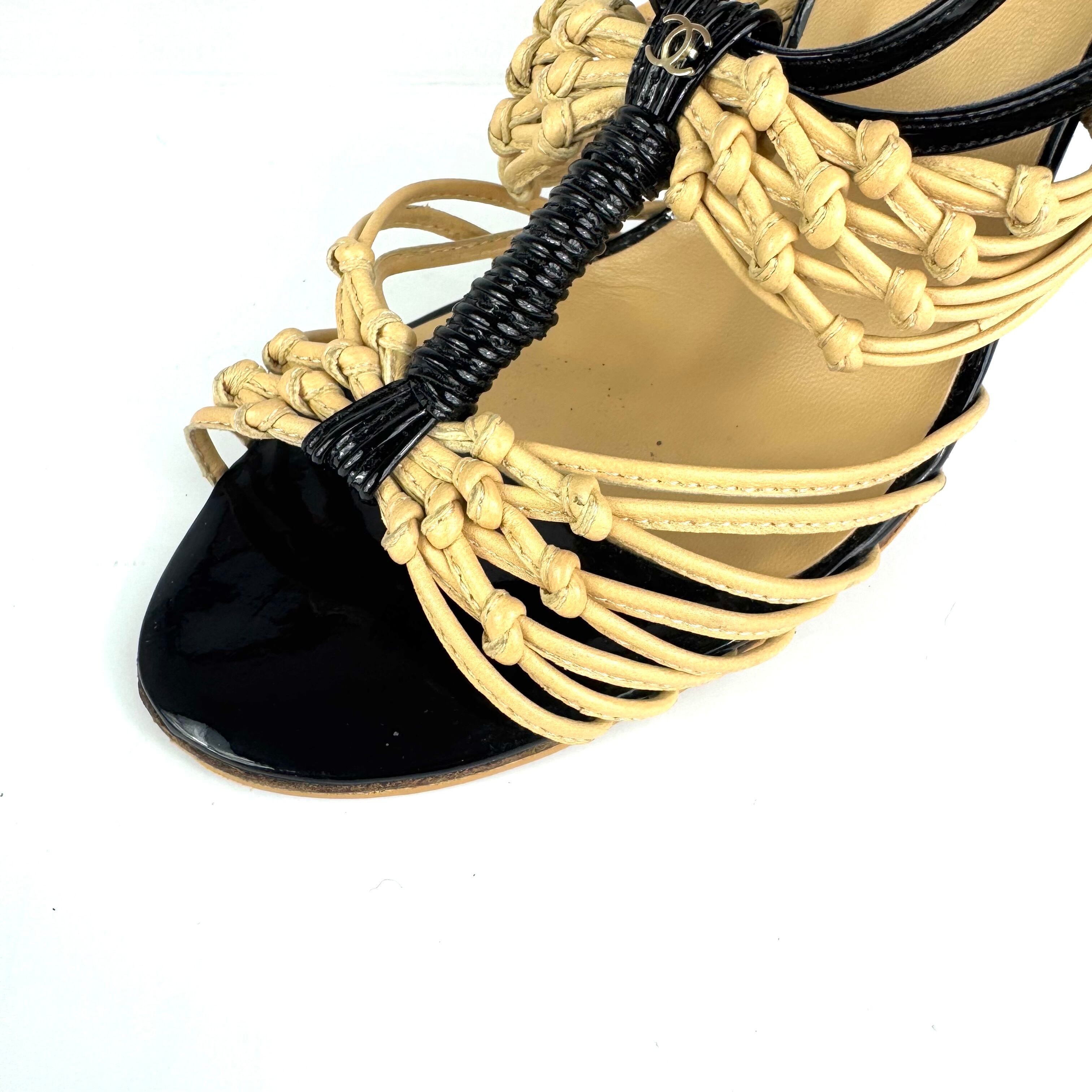 シャネル CHANEL ヒールサンダル ストラップ ココマーク ベージュ ブラック 37 1/2C 日本サイズ約24.5cm