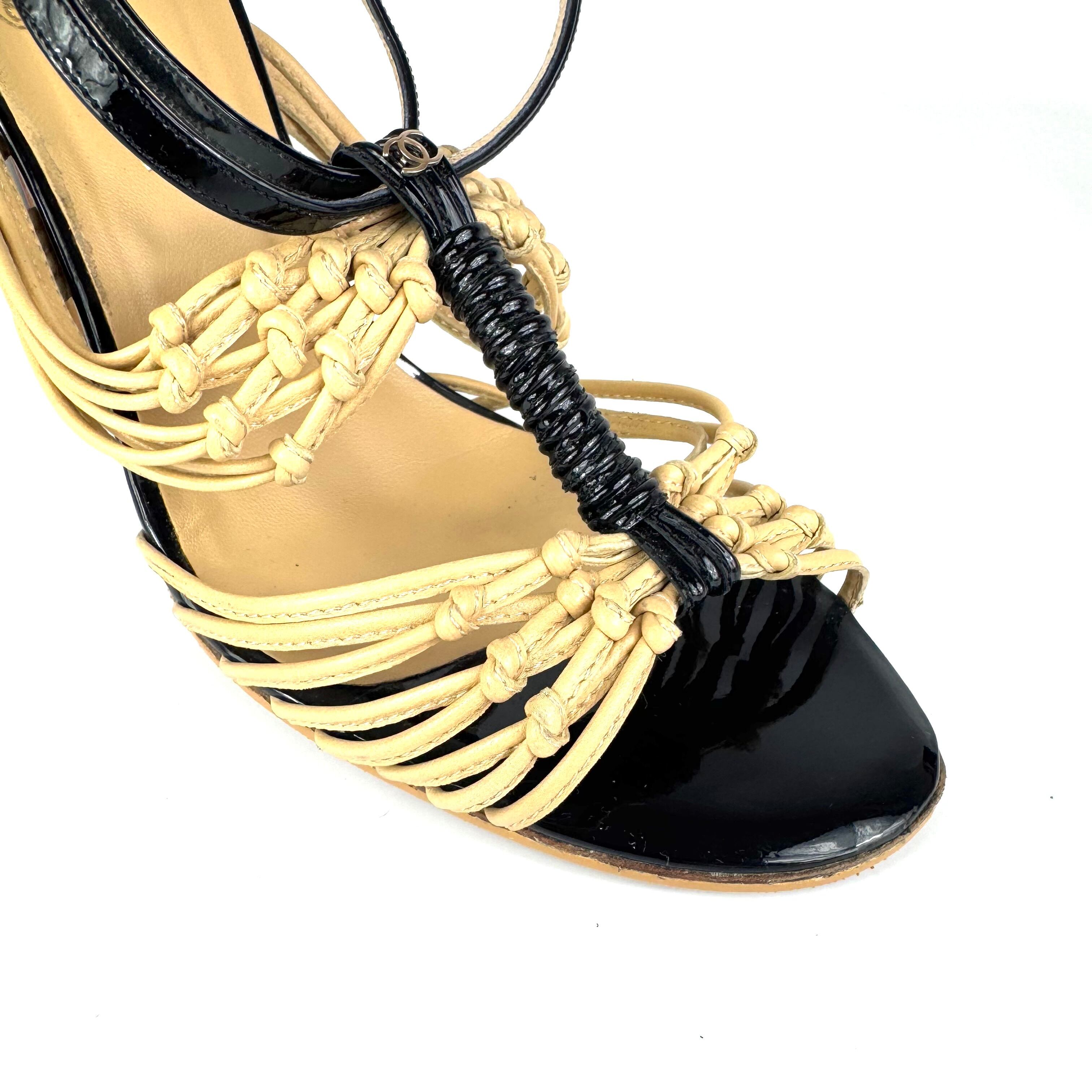 シャネル CHANEL ヒールサンダル ストラップ ココマーク ベージュ ブラック 37 1/2C 日本サイズ約24.5cm