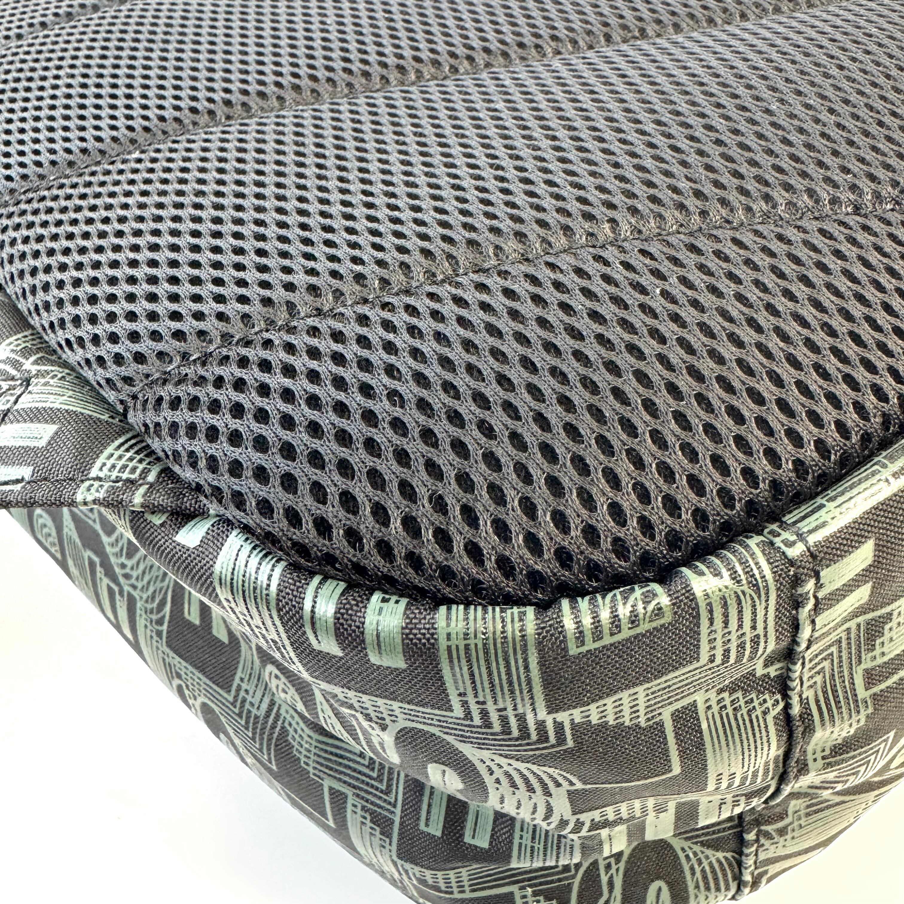 【美品】ディーゼル リュック バックパック モノグラム ロゴ カーキー ネオンオレンジ 緑