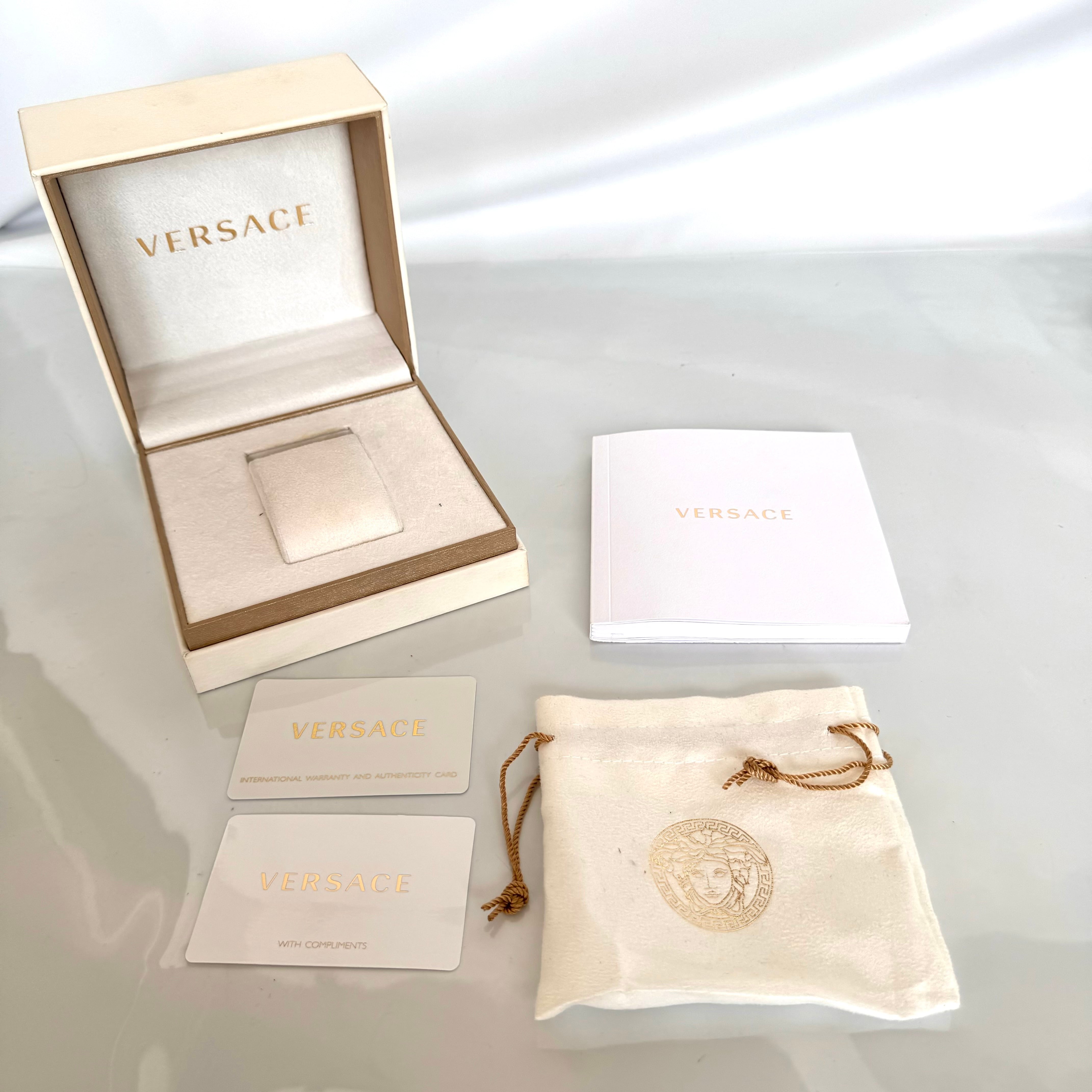 【希少】ヴェルサーチ ヘレニウム GMT V11 クォーツ 黒 デイト表示