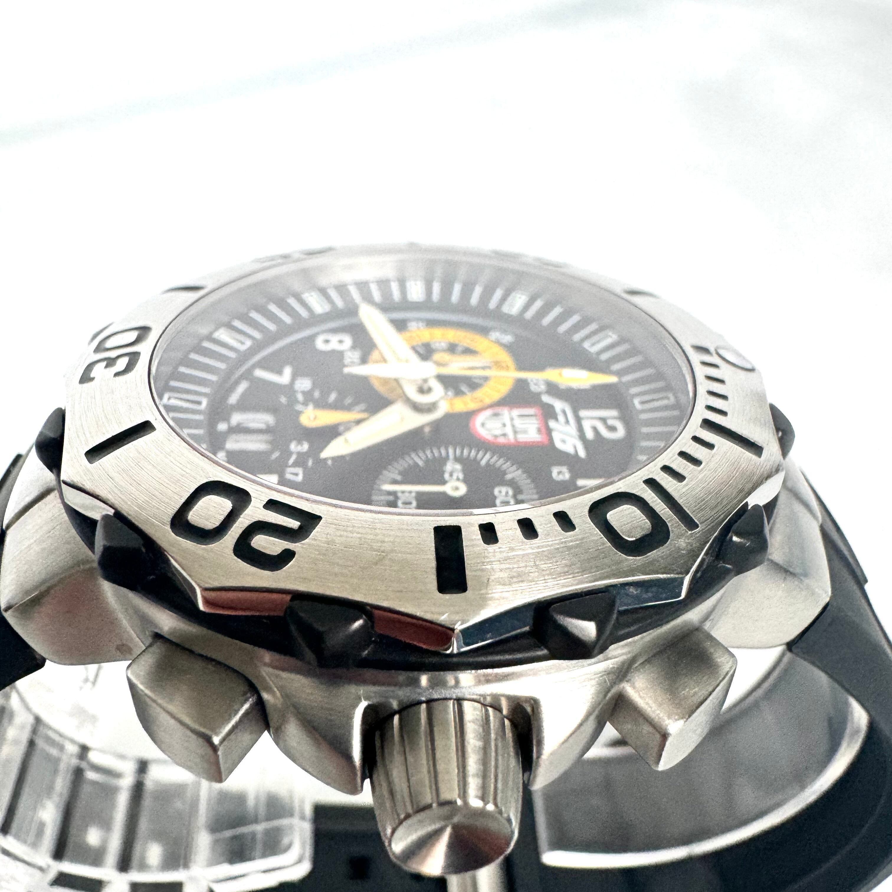 【希少】ルミノックス F-16 ファイティングファルコン クォーツ クロノグラフ 黒 デイト表示 ラバーベルト