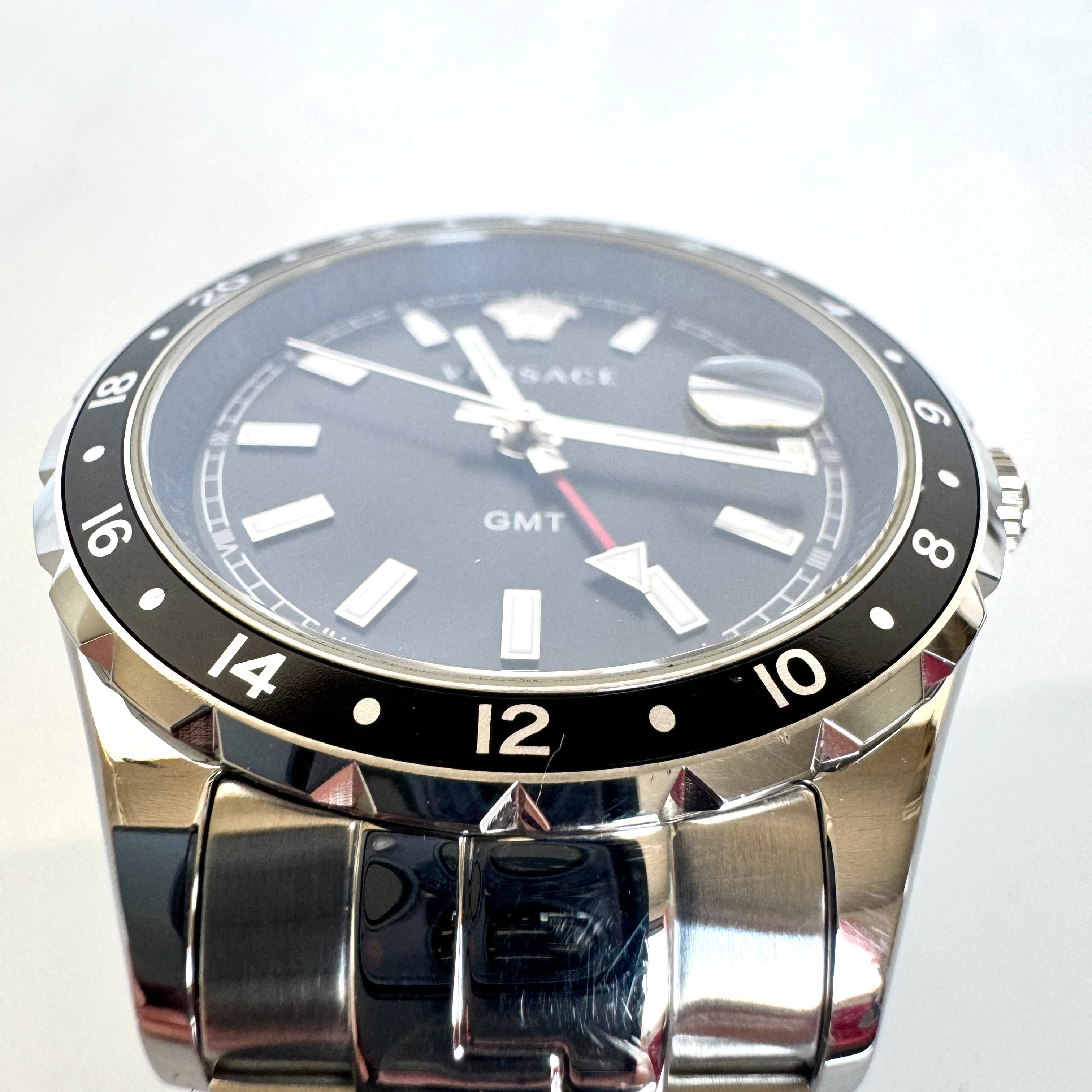 【希少】ヴェルサーチ ヘレニウム GMT V11 クォーツ 黒 デイト表示