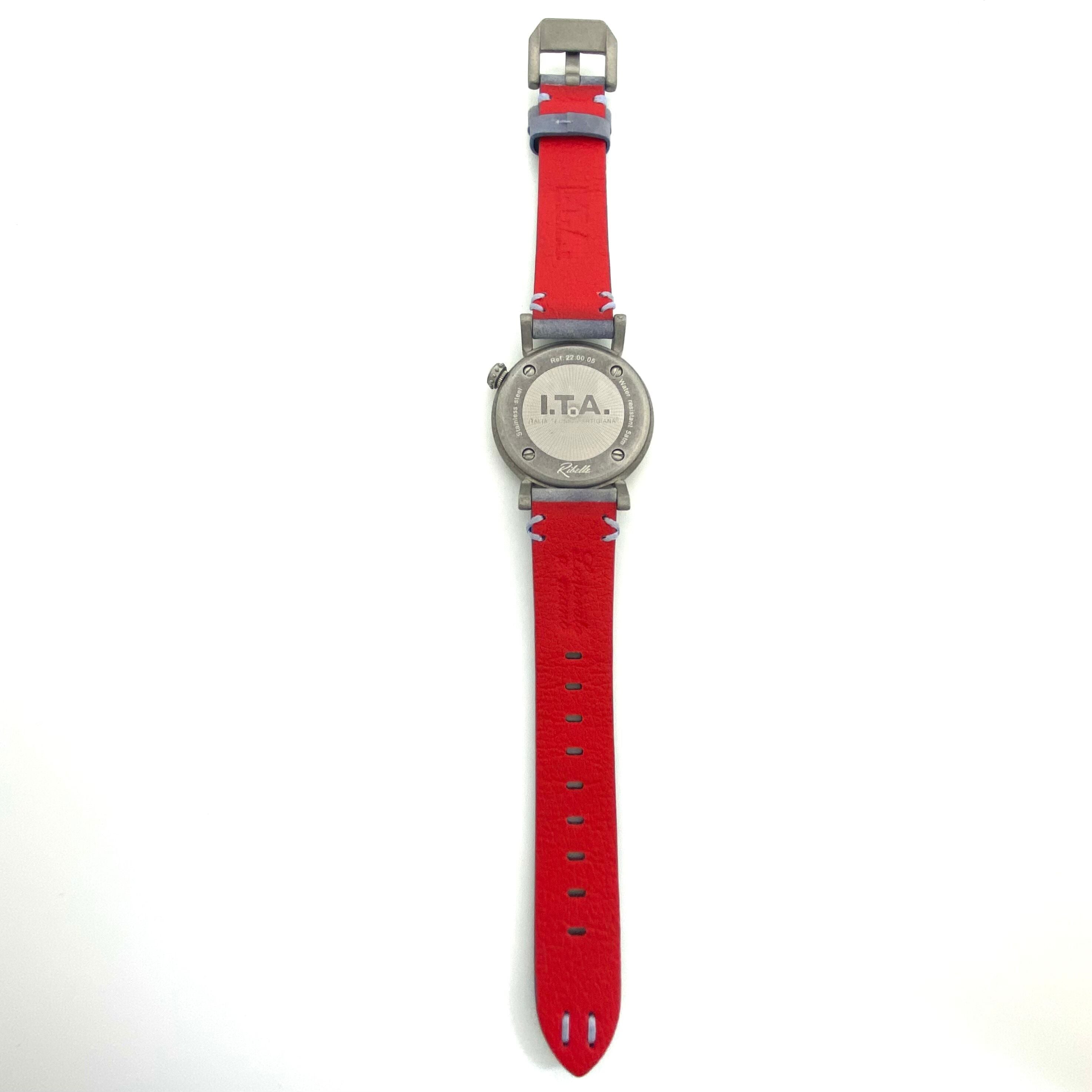 【ほぼ未使用・電池交換済み】アイティーエー リベッレ 22.00.05 クォーツ クロノグラフ ヴィンテージ シルバー 革ベルト