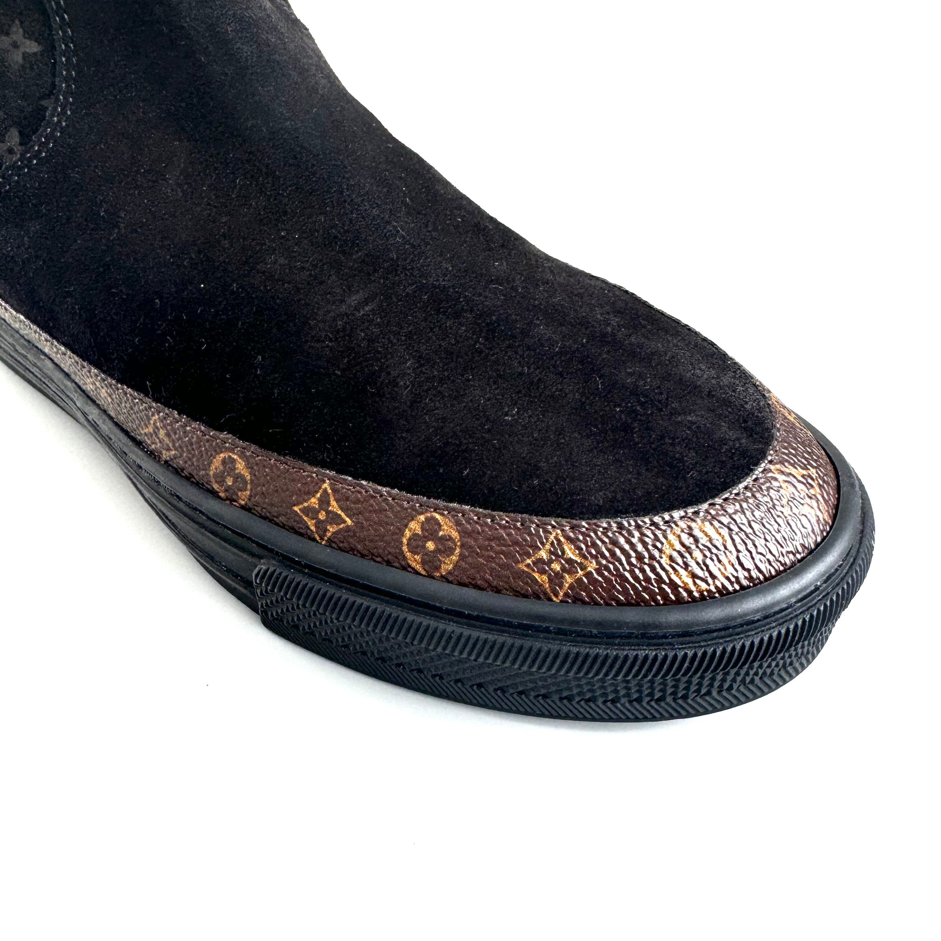 【ほぼ未使用】ルイヴィトン ロングブーツ ムートン モノグラム スエード ダークブラウン 23.5cm