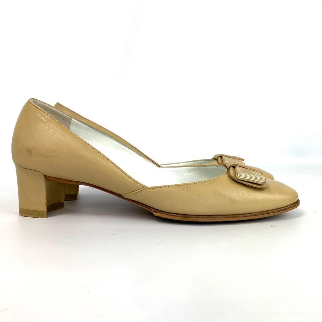 サルヴァトーレフェラガモ パンプス ヴァラ 8 D ベージュ