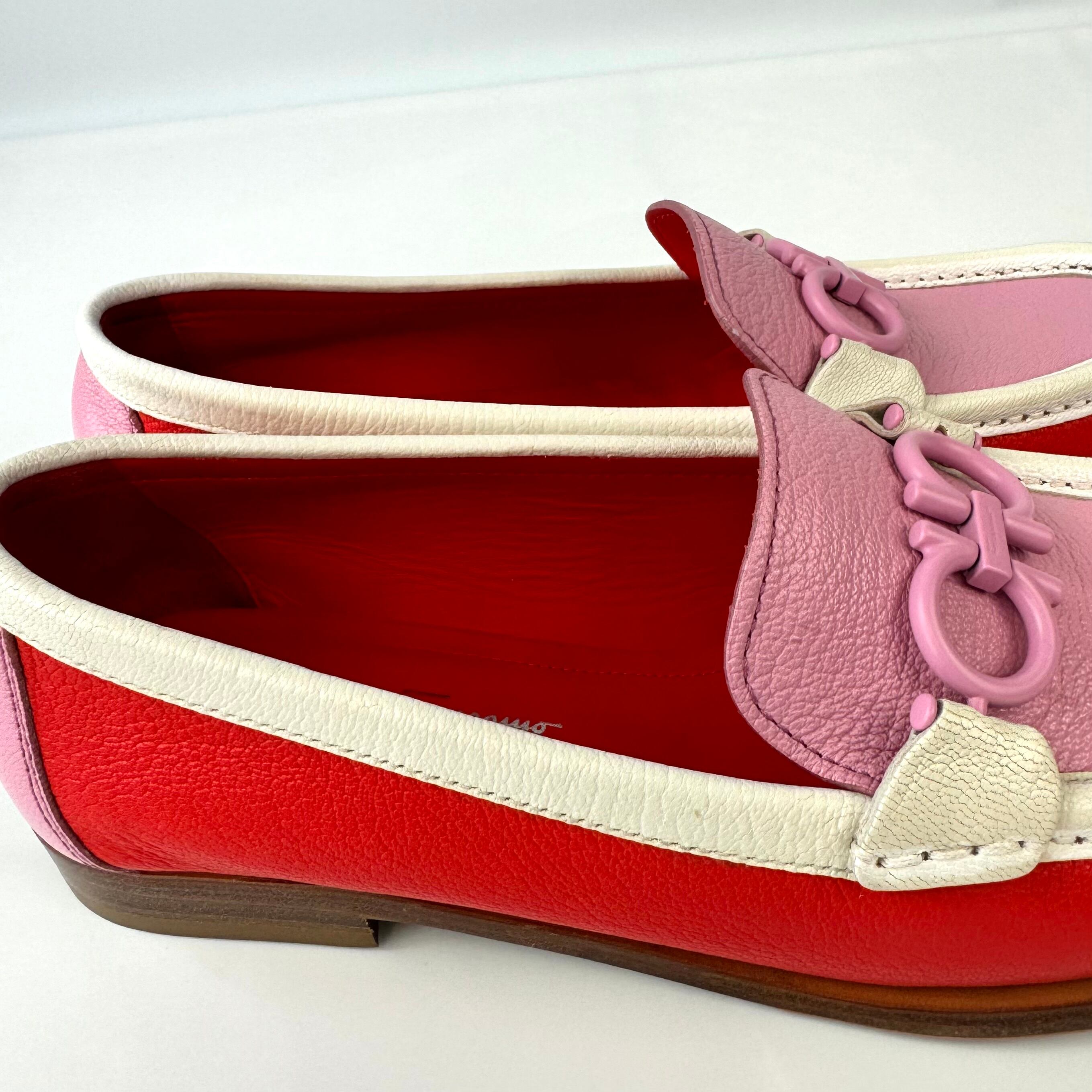 【美品】サルヴァトーレフェラガモ ローファー 2022年限定モデル ガンチーニ ピンク マルチカラー 23cm