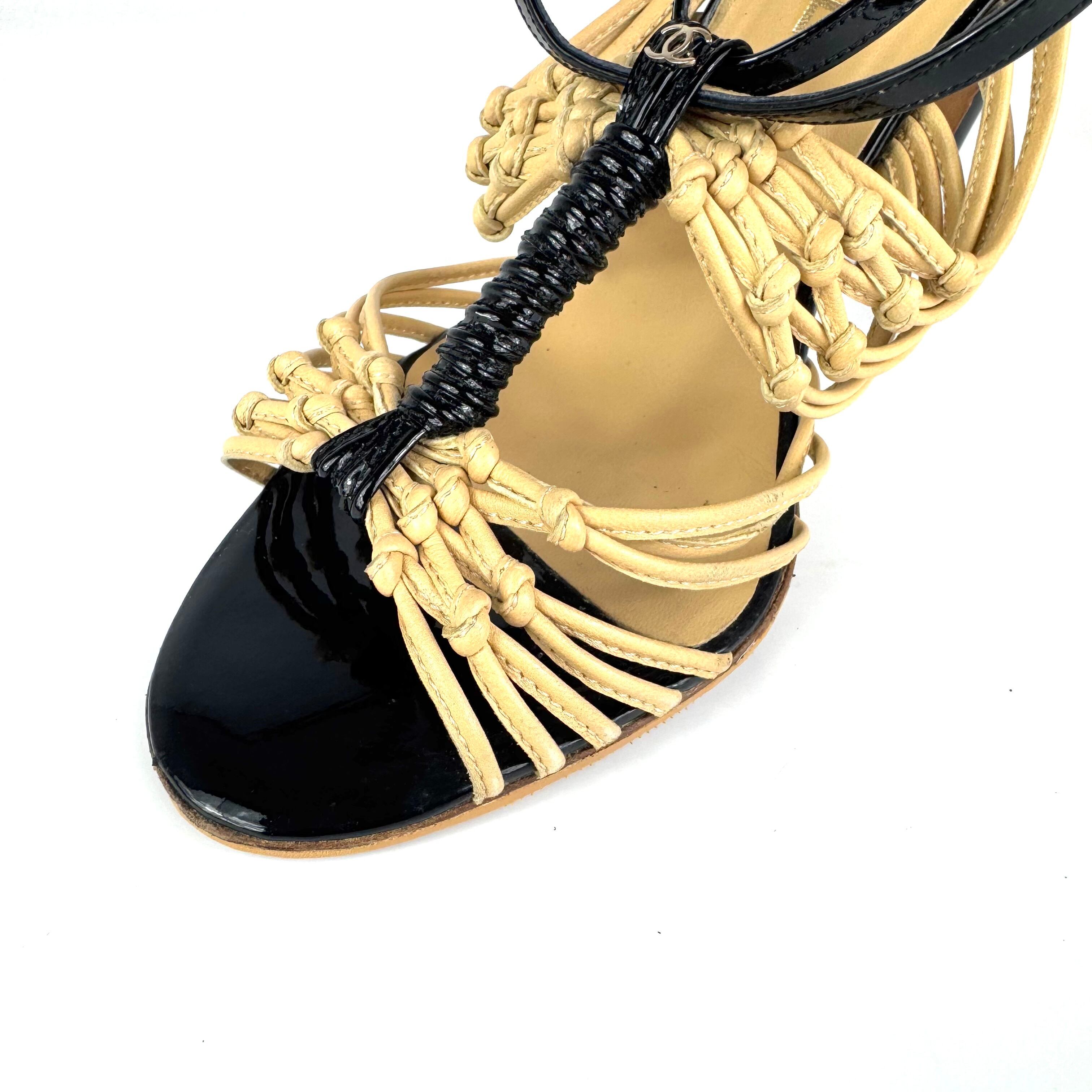 シャネル CHANEL ヒールサンダル ストラップ ココマーク ベージュ ブラック 37 1/2C 日本サイズ約24.5cm