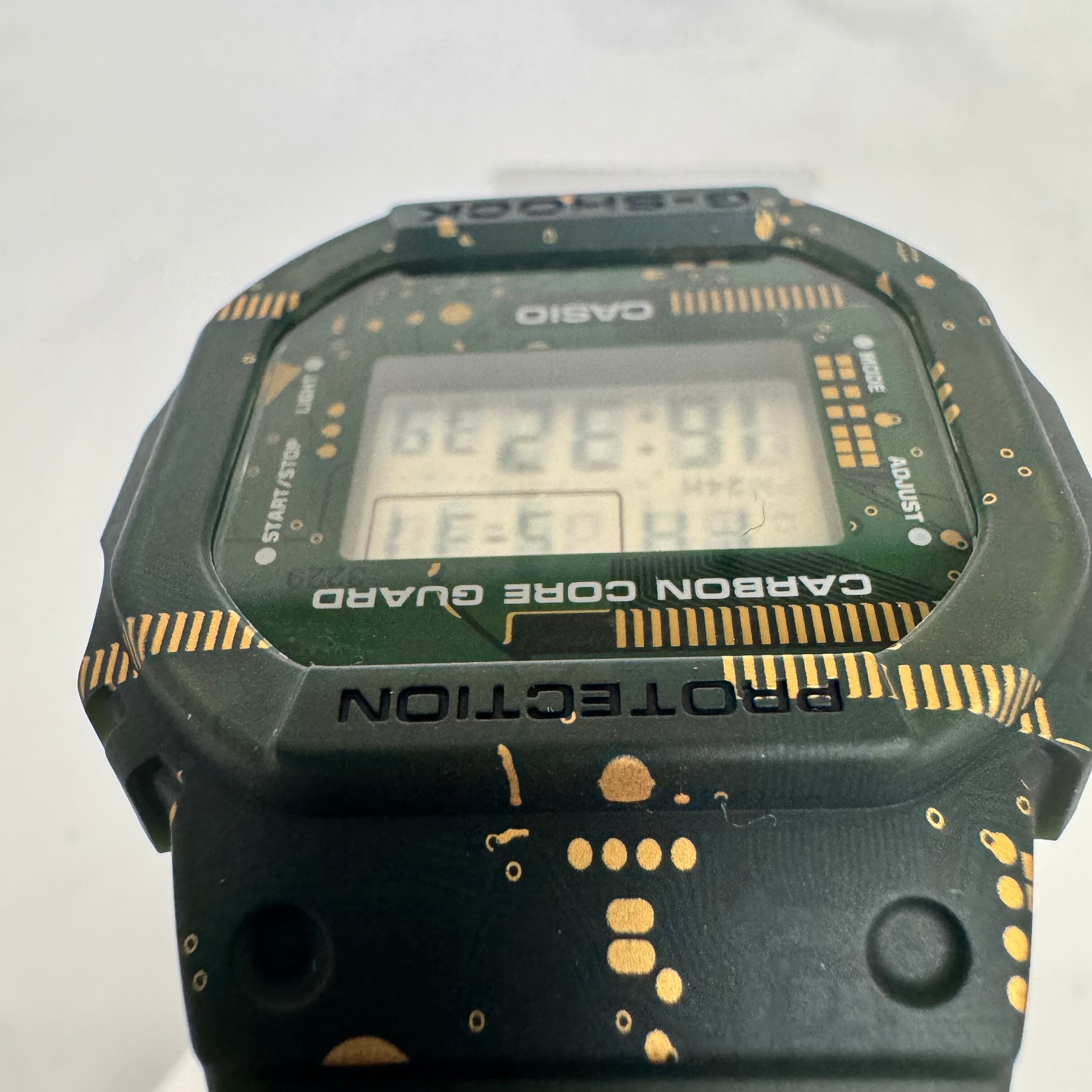 【未使用】カシオ ジーショック G-SHOCK DWE-5600CC?3JR デジタル クォーツ 樹脂ベルト