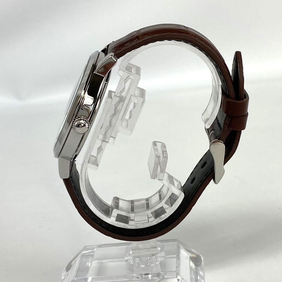 【美品】カシオ MTP-E149 クォーツ 白 デイト表示 ローマ数字