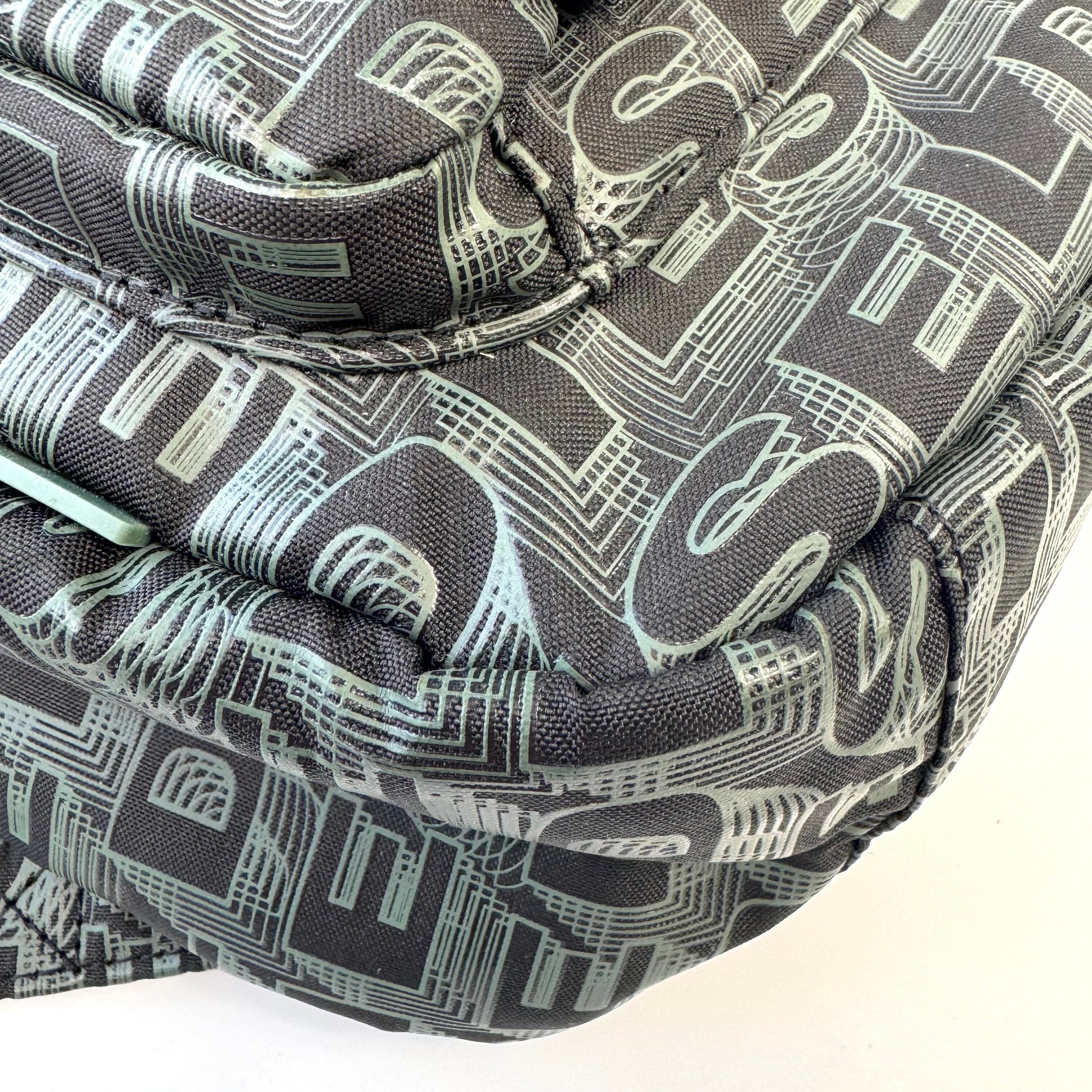 【美品】ディーゼル リュック バックパック モノグラム ロゴ カーキー ネオンオレンジ 緑