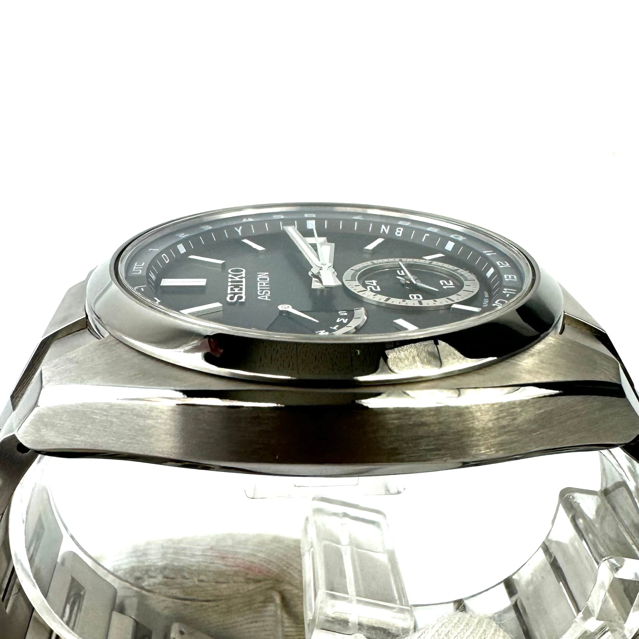 【美品】セイコー SEIKO アストロン ASTRON SBXY015 8B63-0BA0 電波ソーラー チタニウム 黒 デイト表示