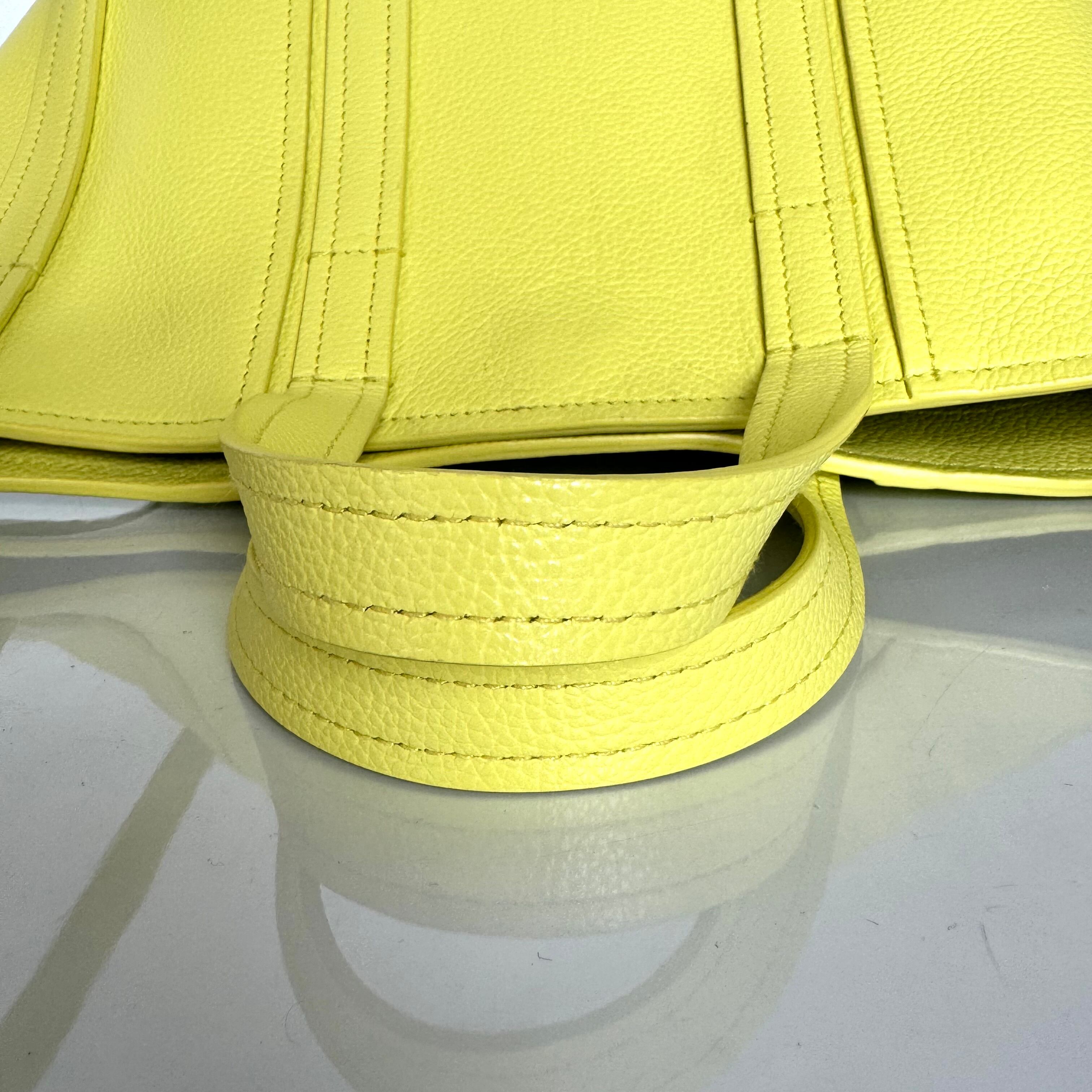 バレンシアガ エヴリディトート ノースサウス スモール イエロー