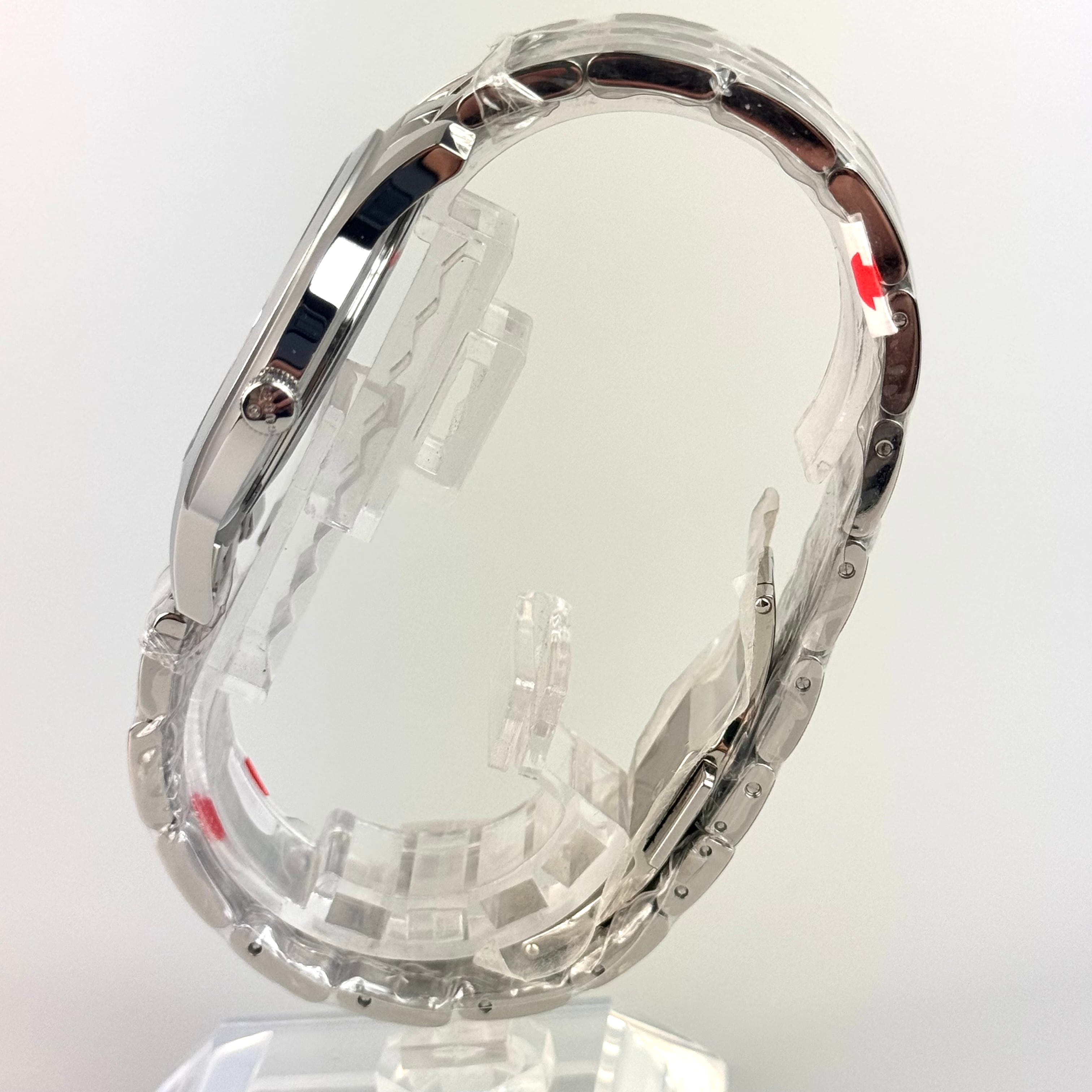 【未使用】グッチ GUCCI Gクラス 5500XL YA055211 クォーツ 黒 デイト表示