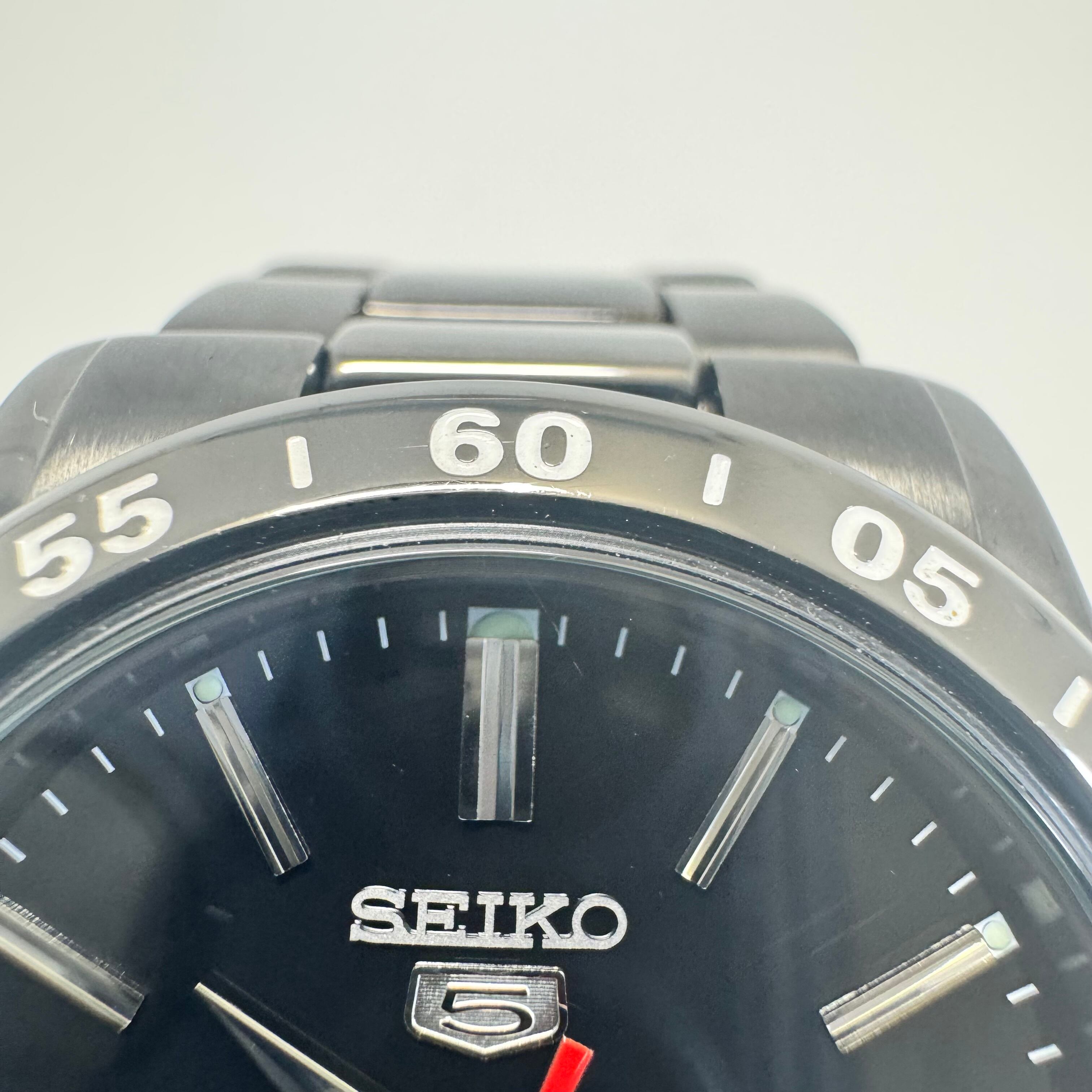 セイコー セイコーファイブ セイコー5 SNKE03K1 7S26-02T0 自動巻 黒 裏スケ デイデイト(スペイン語・英語) 海外モデル