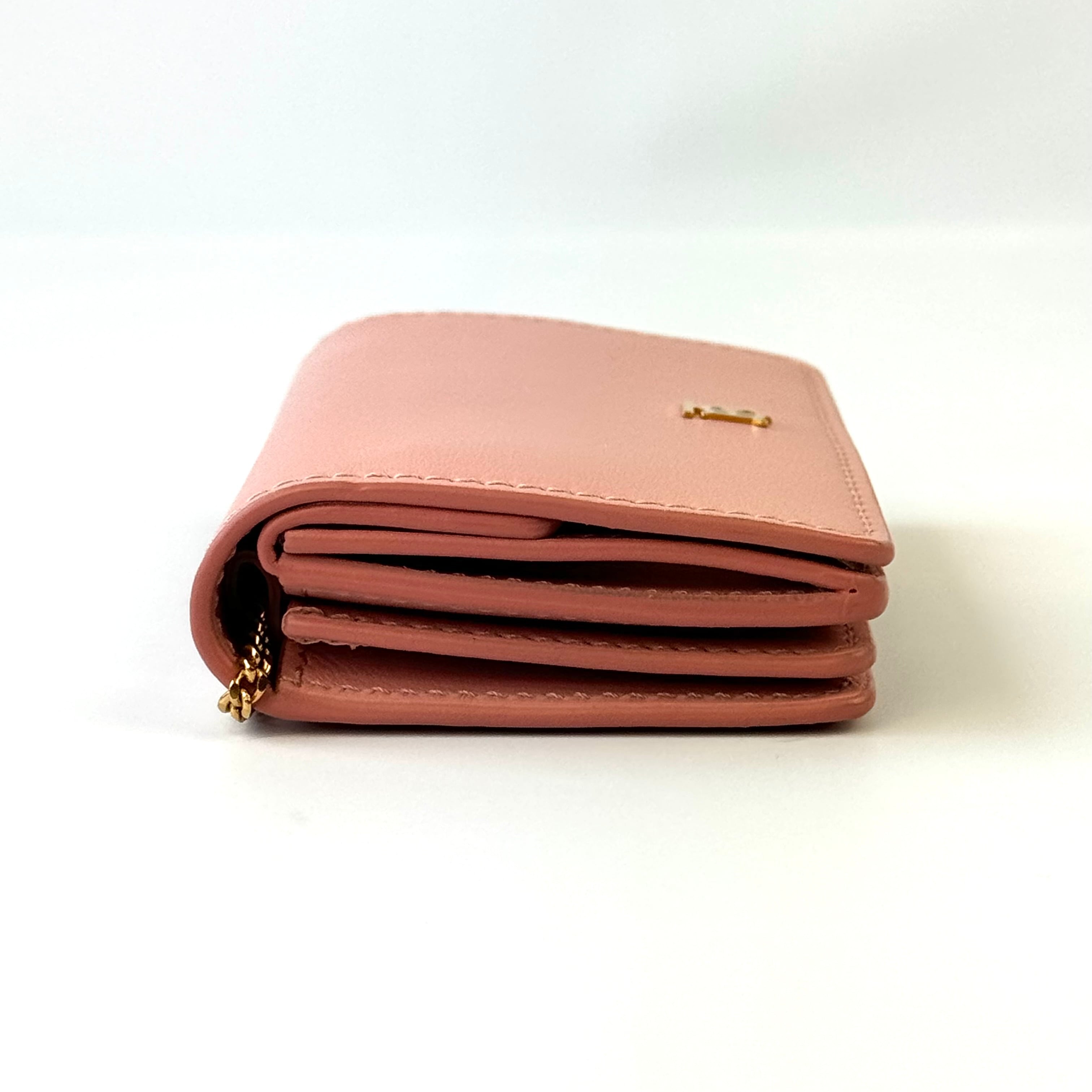 【美品】バーバリー チェーンウォレット コインケース カードケース TBロゴ 斜め掛け 二つ折り 80316271 ブラッシュピンク