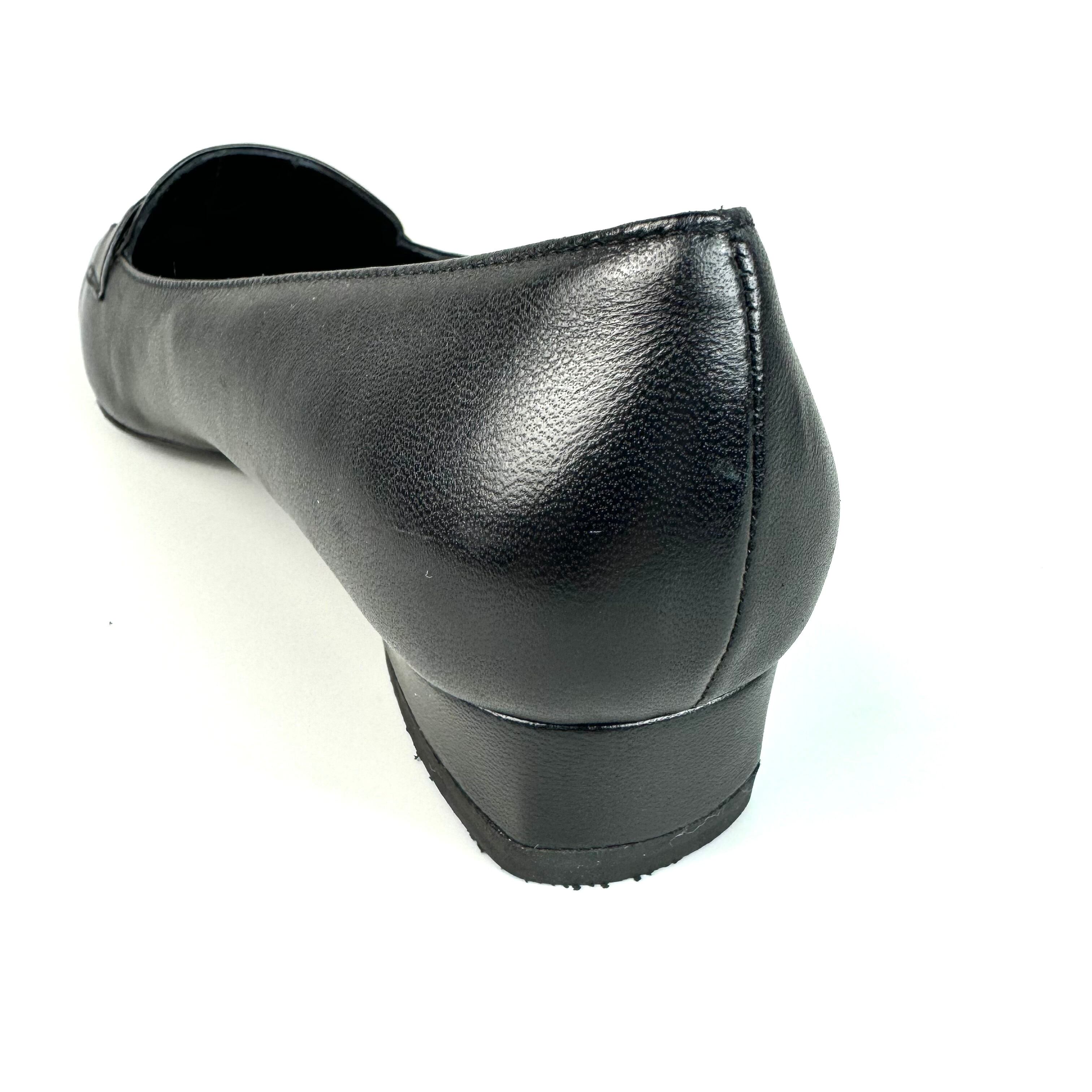 サルヴァトーレフェラガモ ローファー ヴァラ レザー 黒 23.5cm 5D