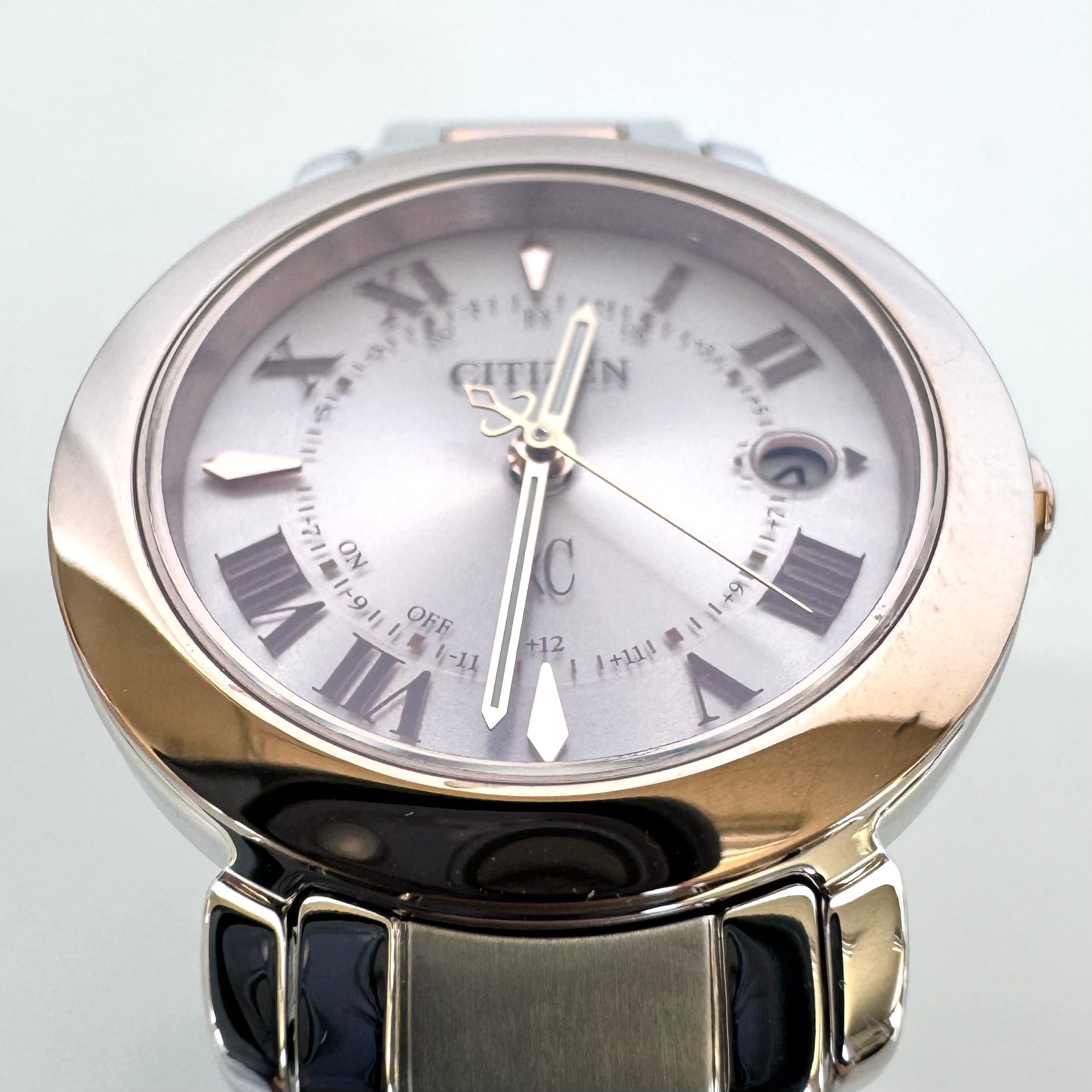 【美品】シチズン クロスシー hikari collection ES9445?57W H060-T025722 電波ソーラー チタン サクラピンク レディース ローマ数字 デイト表示