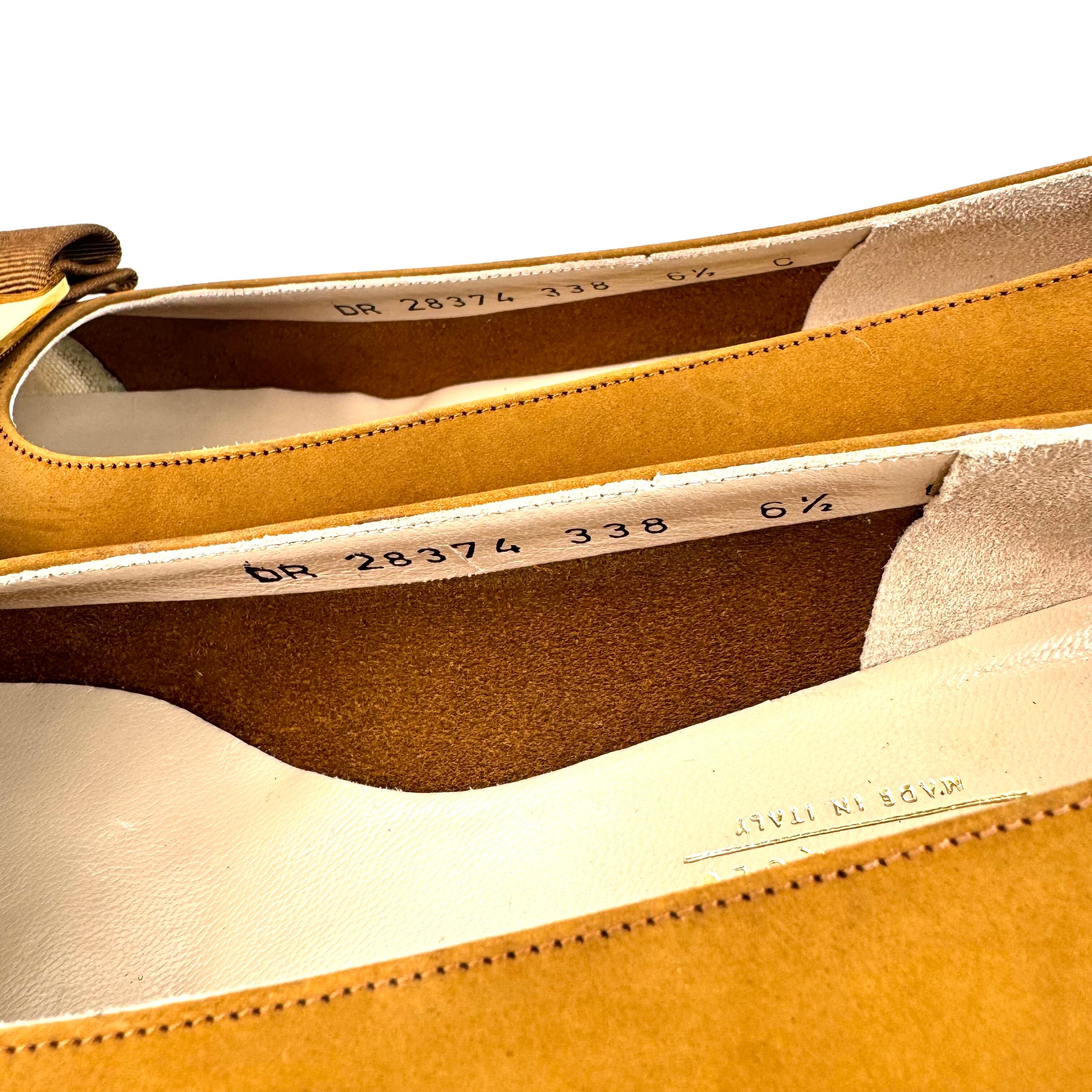 【美品】サルヴァトーレフェラガモ パンプス ヴァラリボン アーモンドトゥ ライトブラウン 24cm