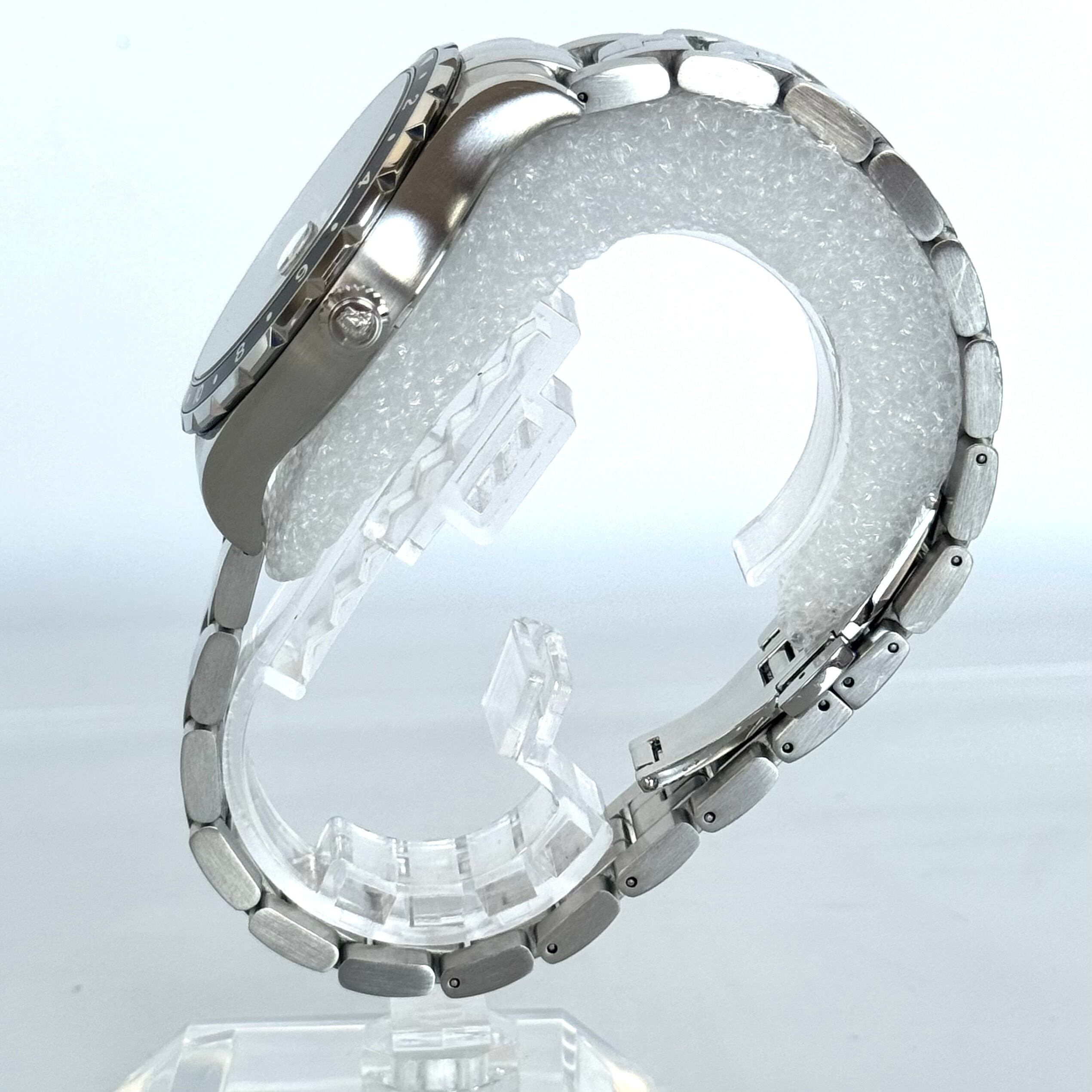 【希少】ヴェルサーチ ヘレニウム GMT V11 クォーツ 黒 デイト表示