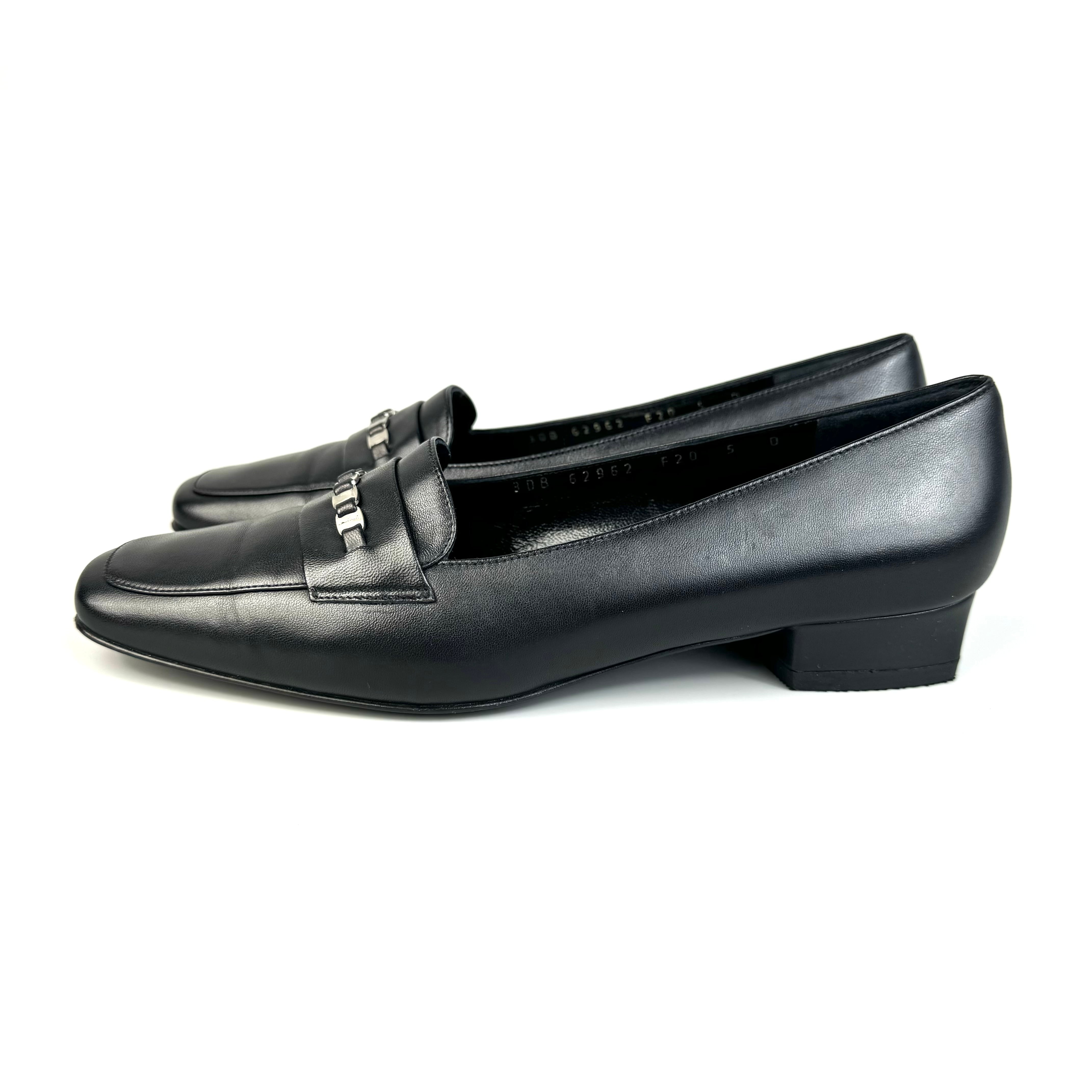 サルヴァトーレフェラガモ ローファー ヴァラ レザー 黒 23.5cm 5D