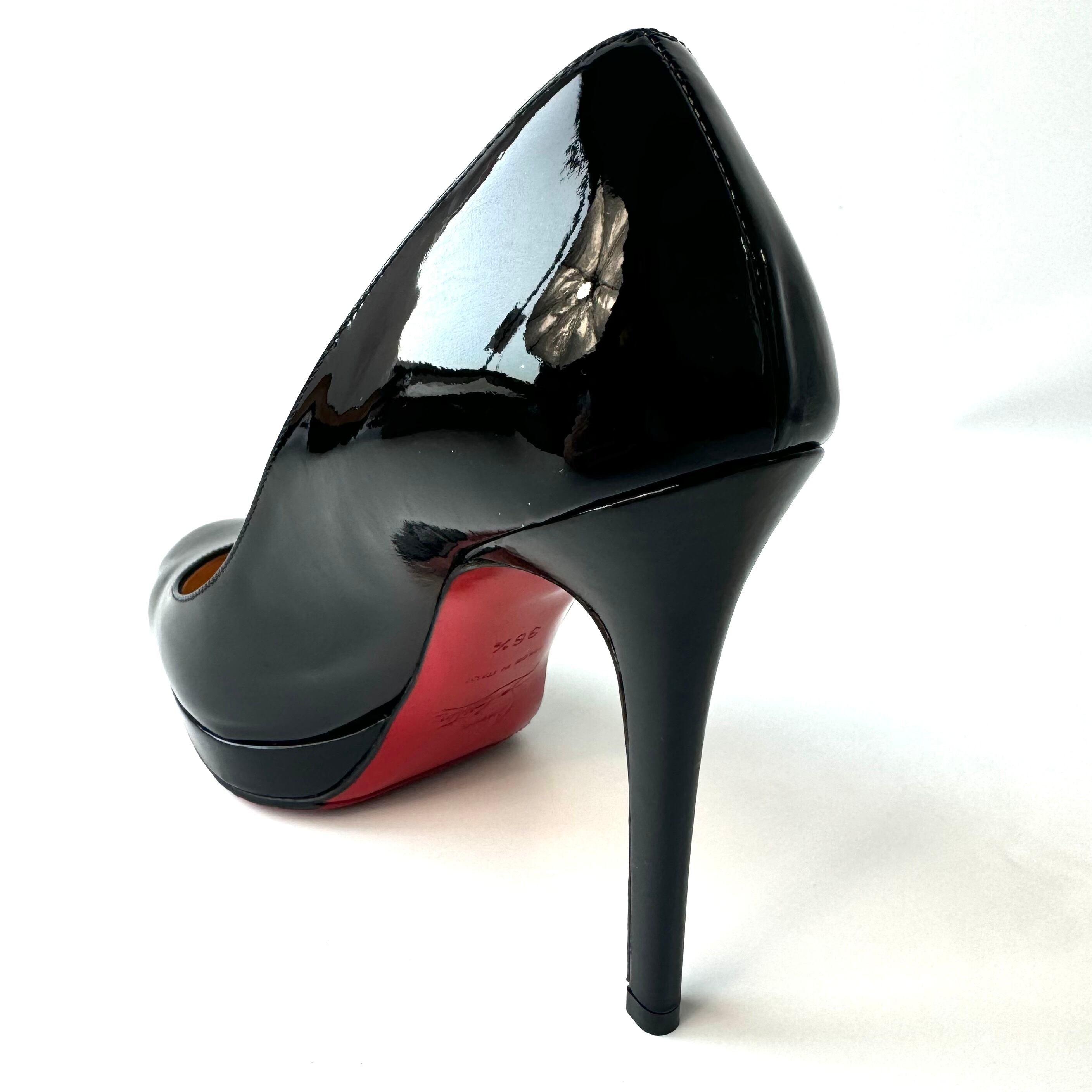 【美品】クリスチャンルブタン ニューシンプルパンプス ハイヒール パテントレザー 23.5cm 黒