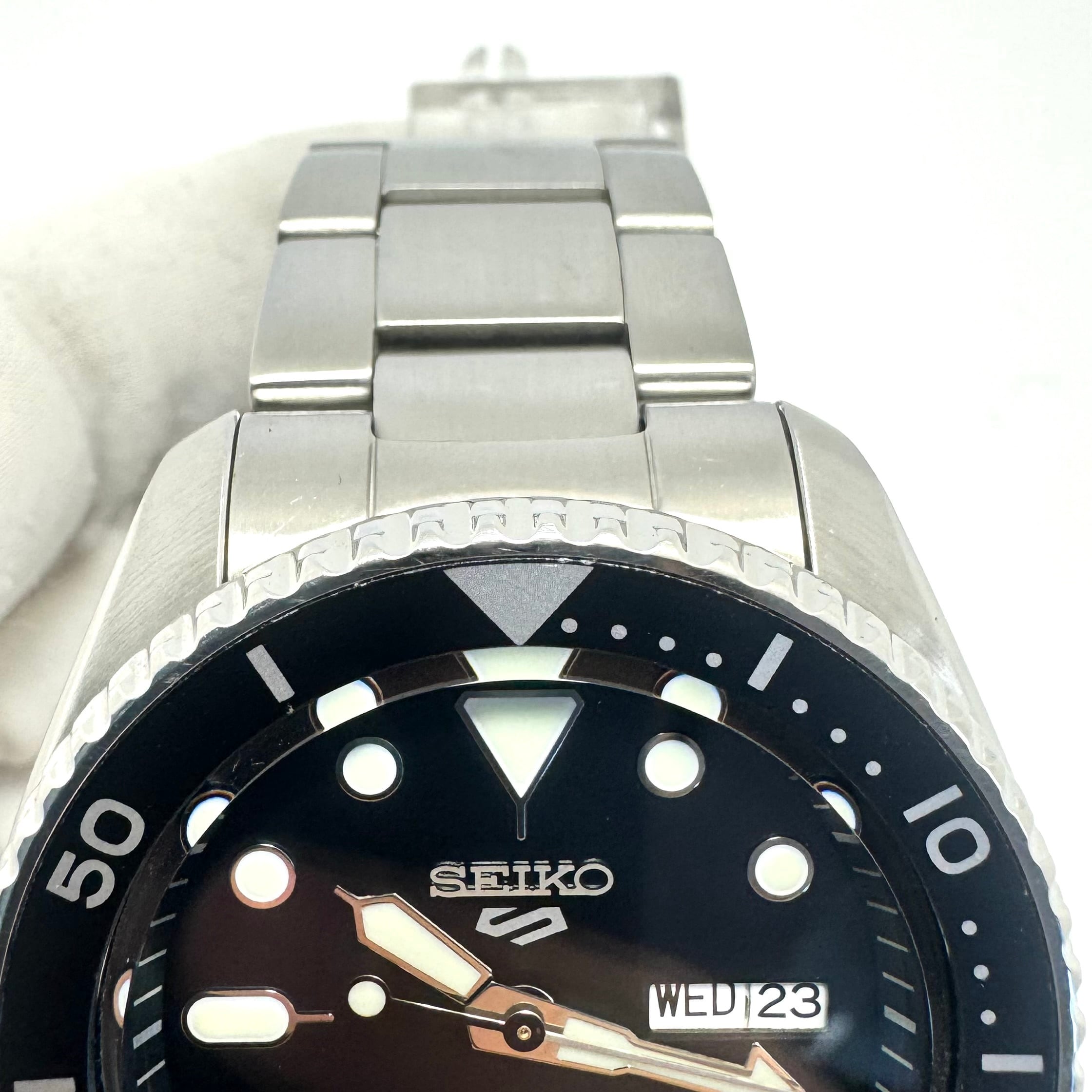 腕時計 メンズ セイコー 5スポーツ SBSA005 4R36-07G0 自動巻 黒 デイデイト表示(日本語・英語) 裏スケ 10気圧防水