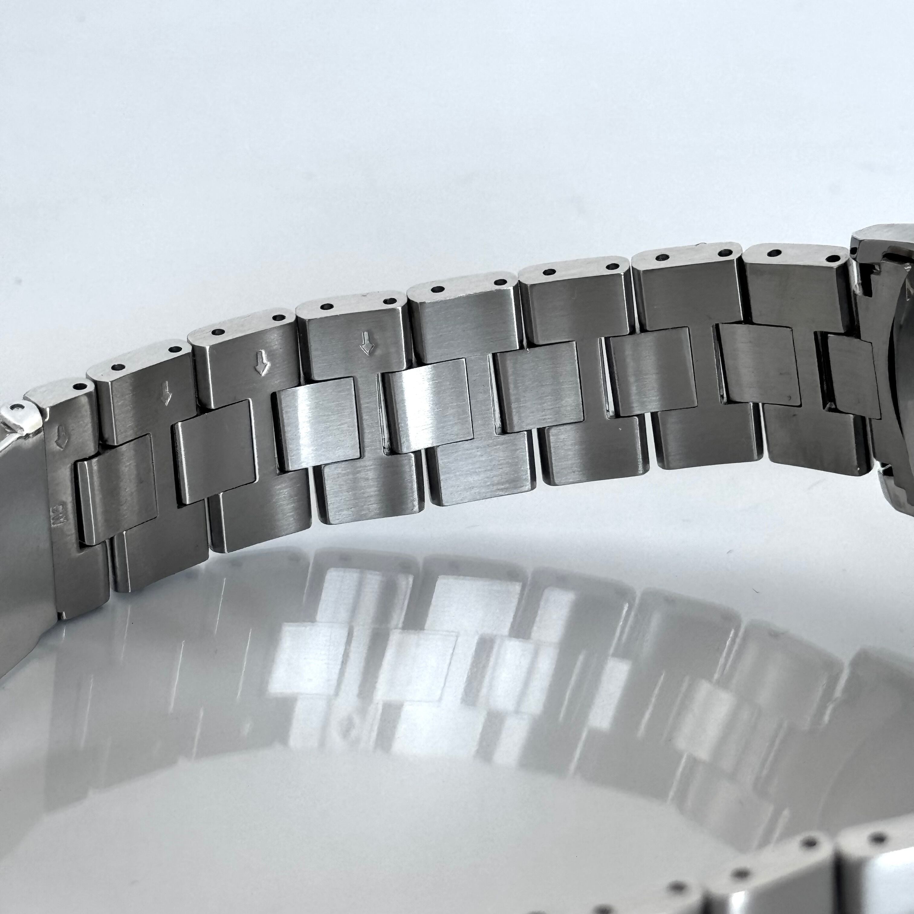 【美品】シチズン シチズンコレクション BU4030?91E ソーラー マルチカレンダー 黒