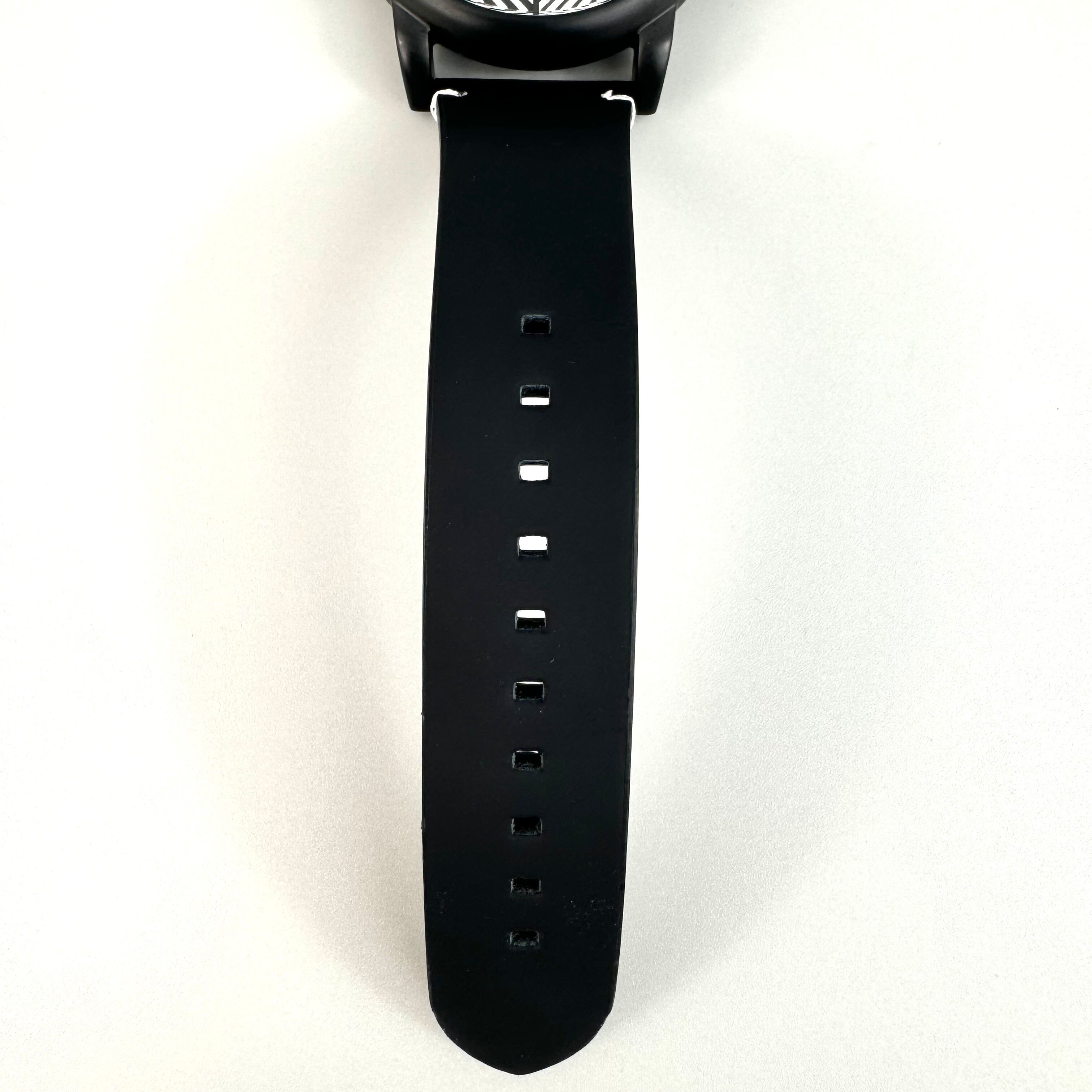 【美品】エンポリオアルマーニ EMPORIO ARMANI AR-11136 クォーツ 白 デイト表示 革ベルト