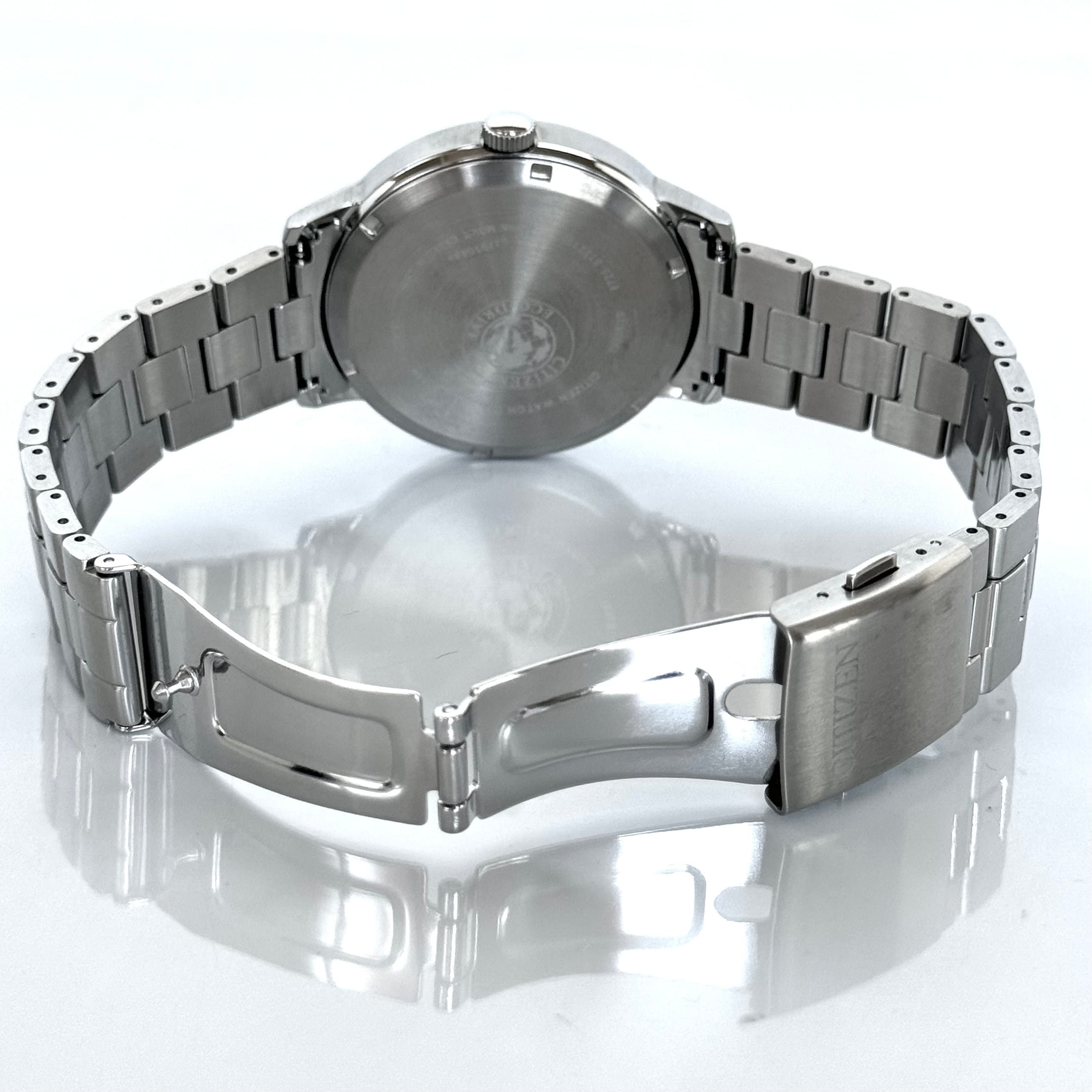 【美品】シチズン　シチズンコレクション　BU4030?91E　ソーラー　マルチカレンダー　黒