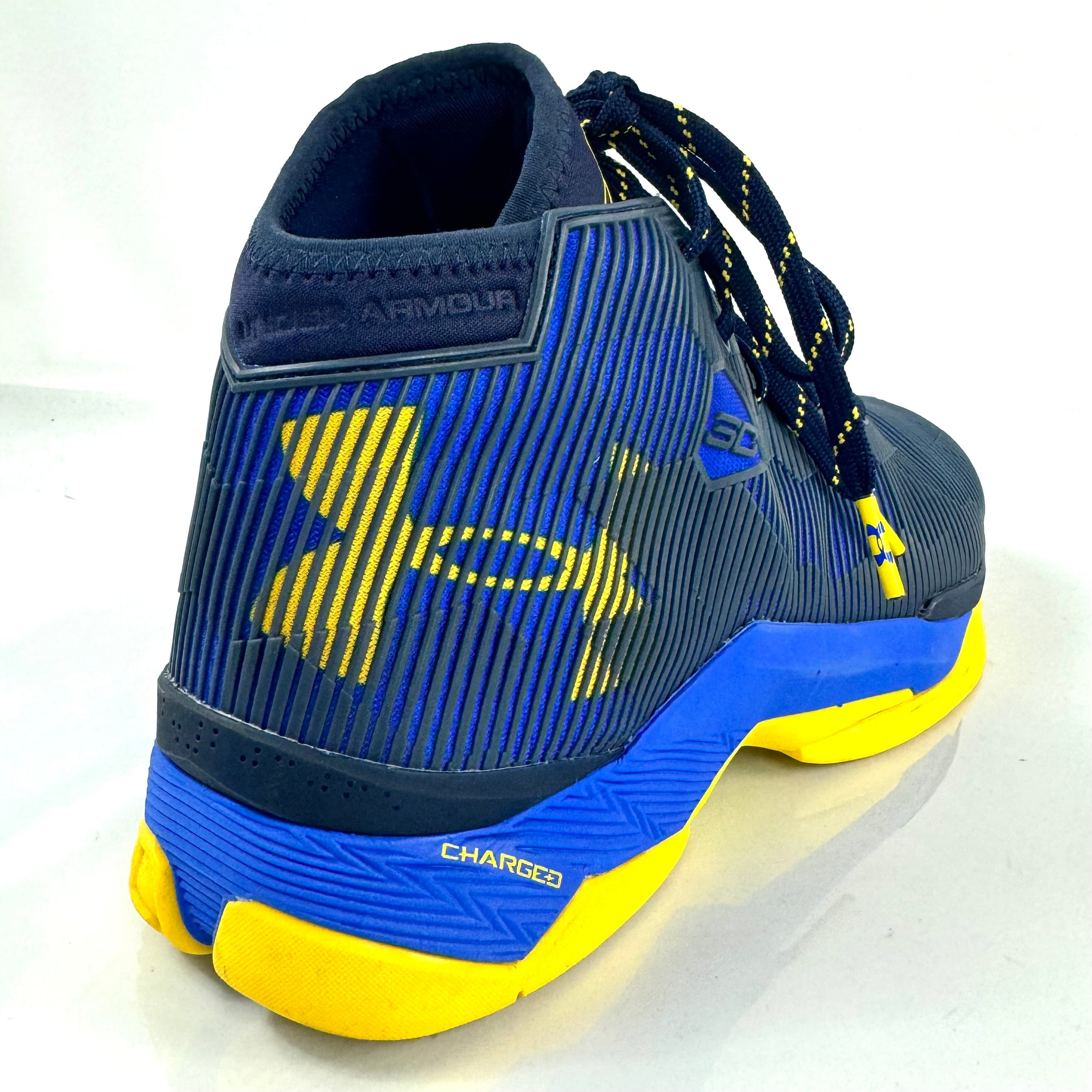 【美品】アンダーアーマー　UNDER ARMOUR　Curry2.5　ステフィンカリーモデル　ハイカットスニーカー　バッシュ　3C　27.5cm