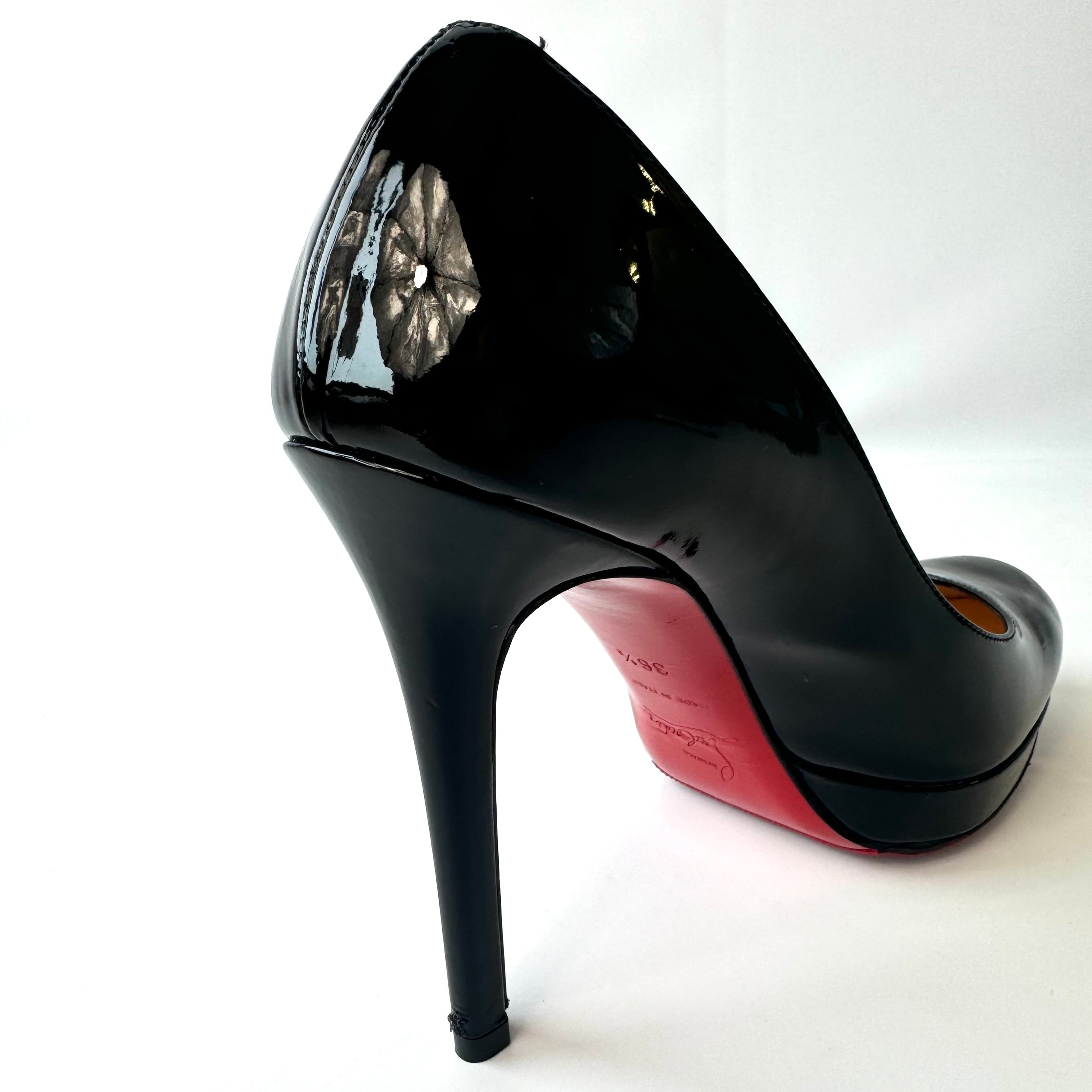 【美品】クリスチャンルブタン　ニューシンプルパンプス　ハイヒール　パテントレザー　23.5cm　黒