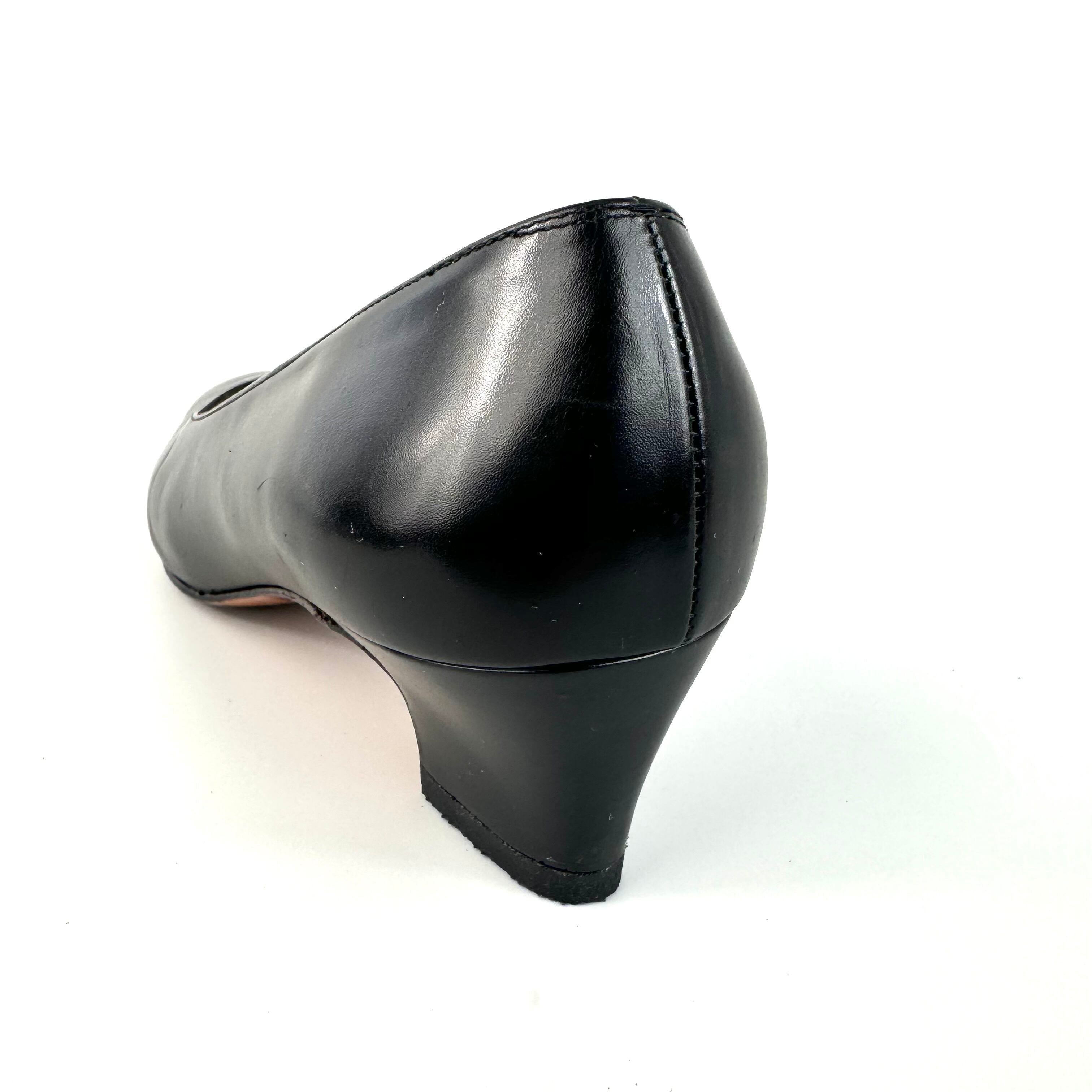 サルヴァトーレフェラガモ　パンプス　スクエアトゥ　カーフ　黒　23cm　5 1/2