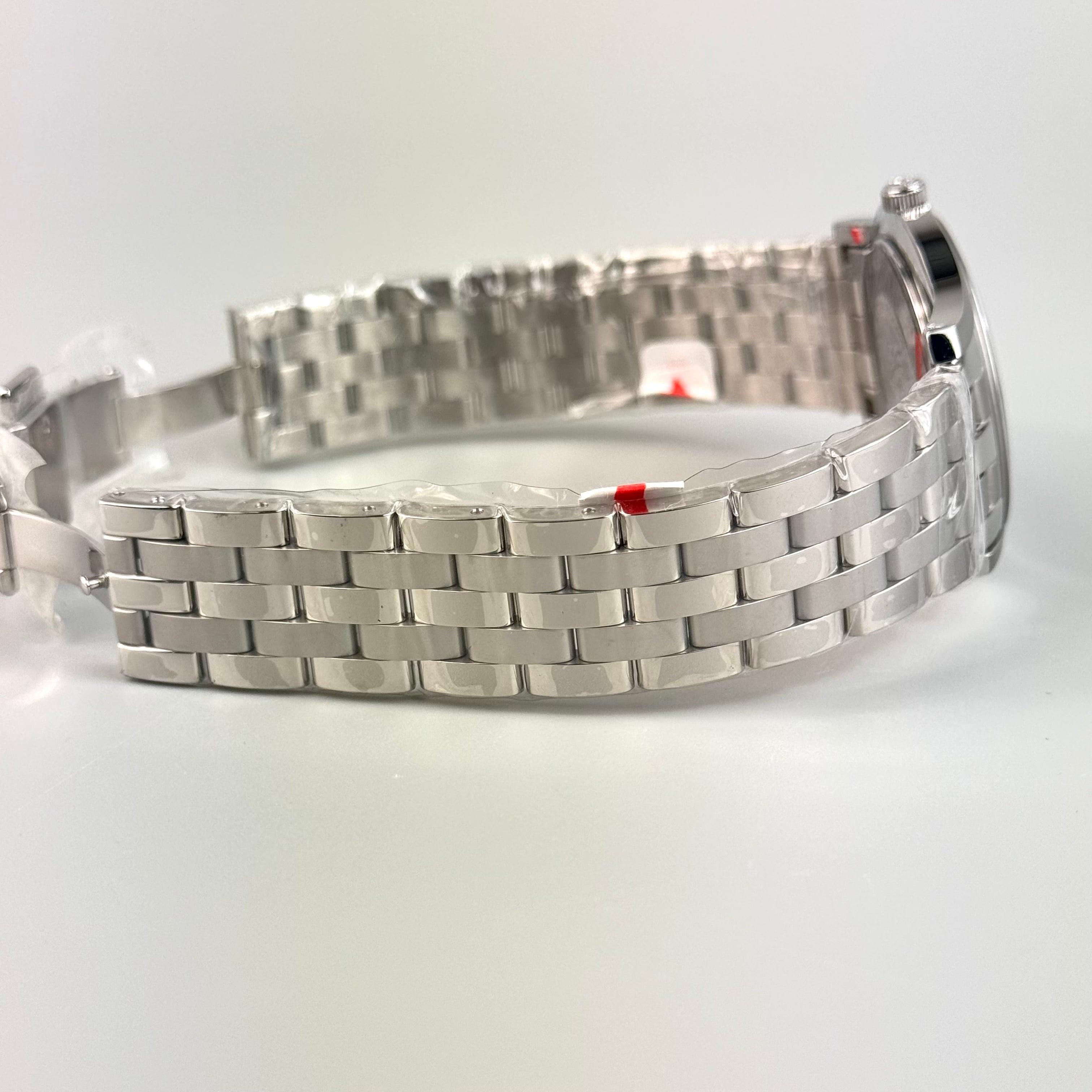 【未使用】グッチ　GUCCI　Gクラス　5500XL　YA055211　クォーツ　黒　デイト表示