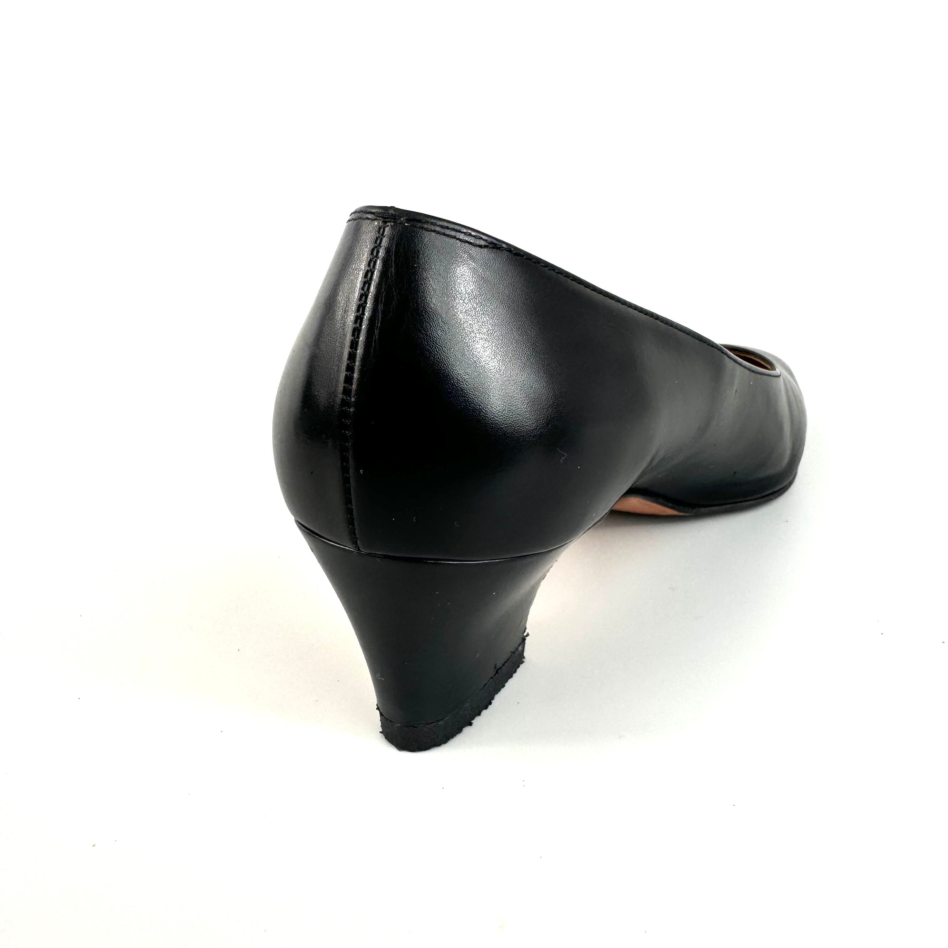 サルヴァトーレフェラガモ　パンプス　スクエアトゥ　カーフ　黒　23cm　5 1/2