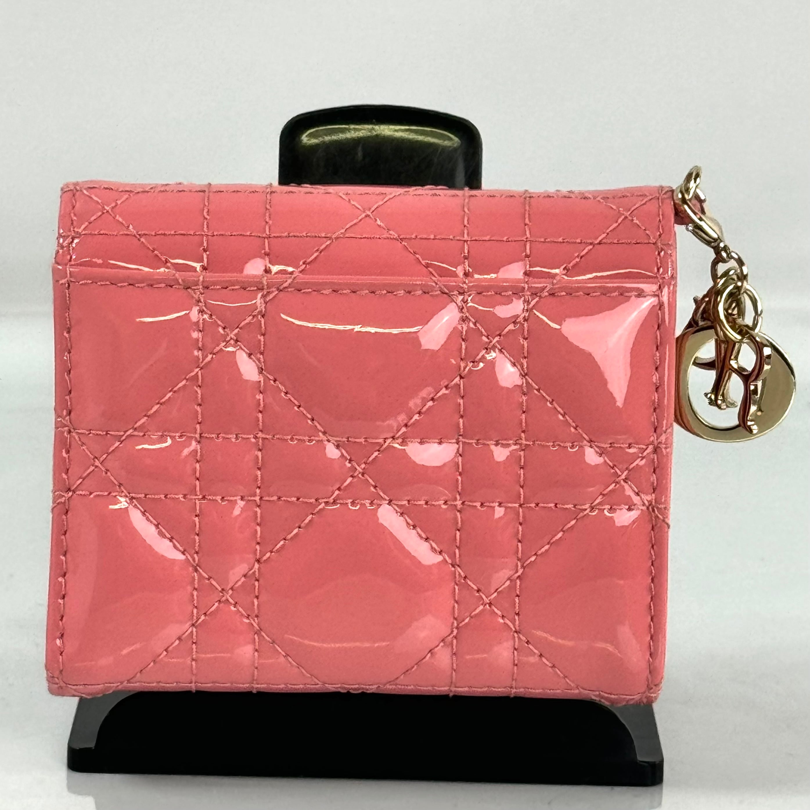 クリスチャンディオール　レディディオール　Christian Dior　ロータスウォレット　ピンク　エナメル　コンパクトウォレット