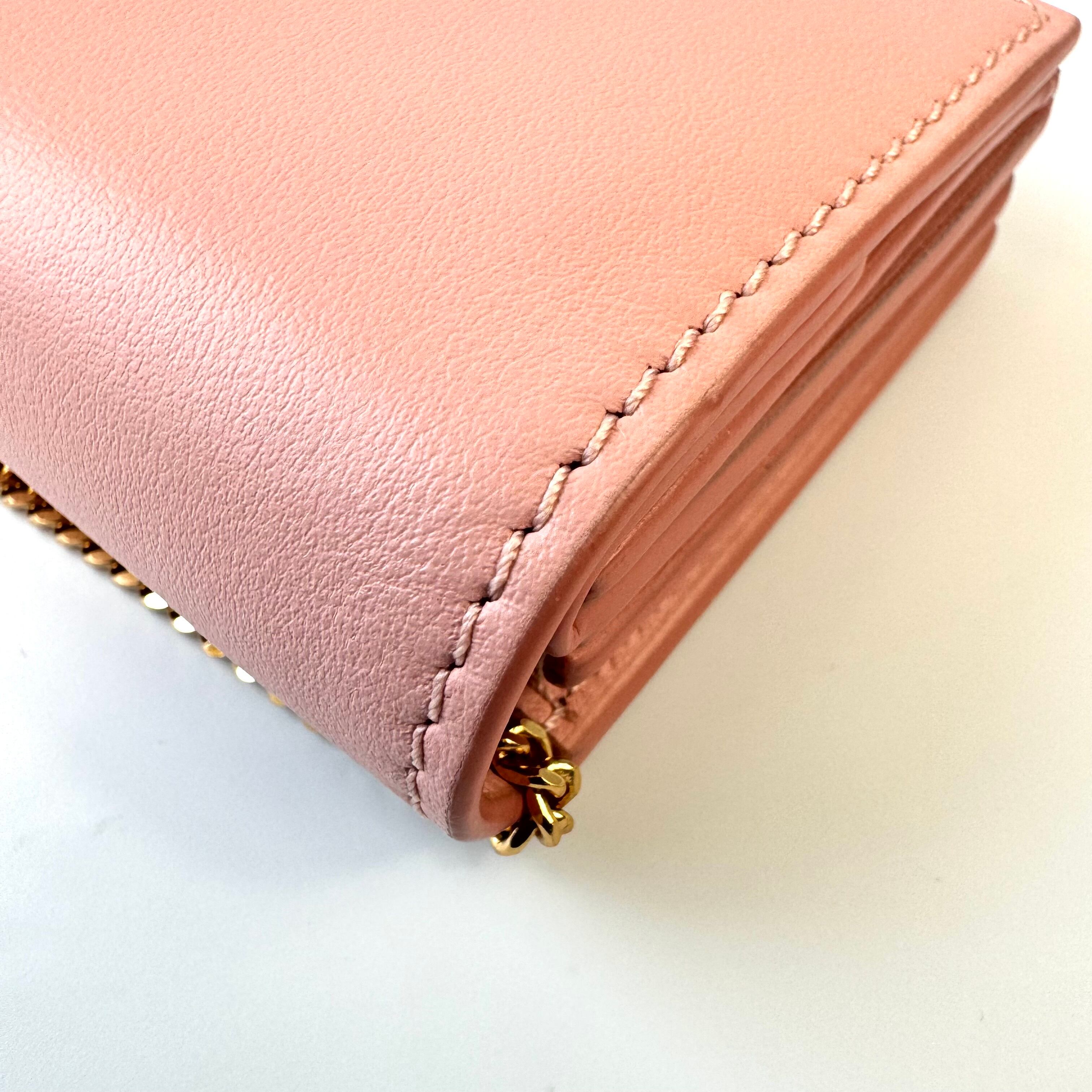 【美品】バーバリー　チェーンウォレット　コインケース　カードケース　TBロゴ　斜め掛け　二つ折り　80316271　ブラッシュピンク