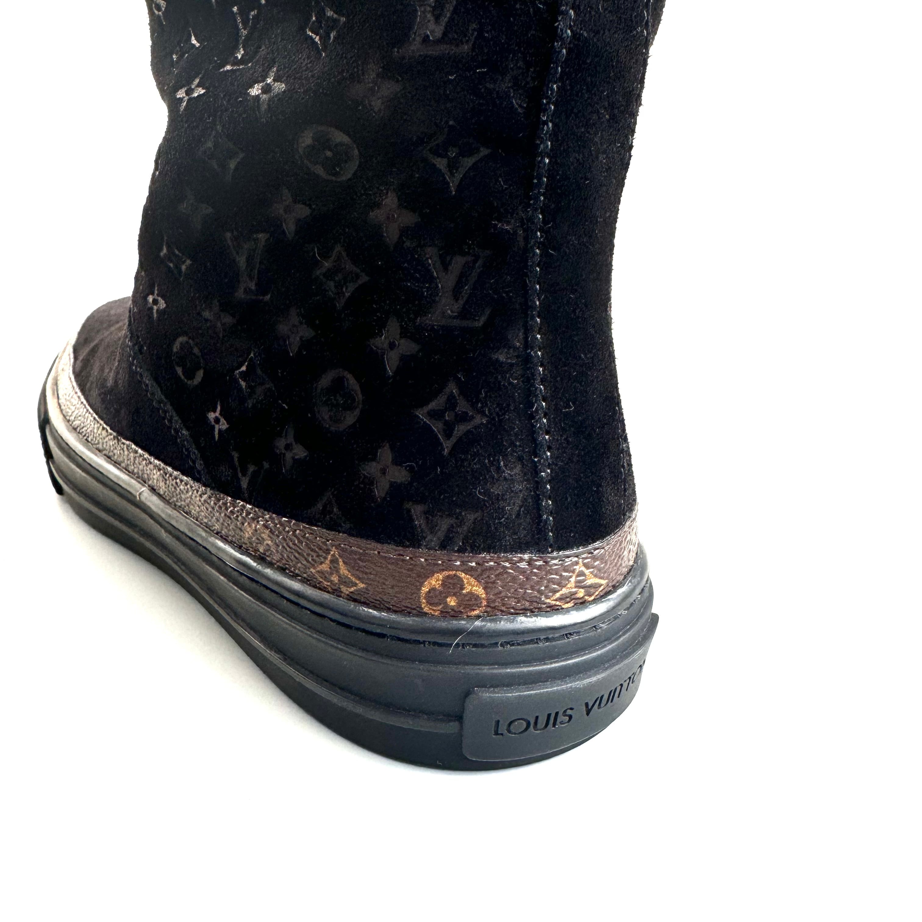 【ほぼ未使用】ルイヴィトン　ロングブーツ　ムートン　モノグラム　スエード　ダークブラウン　23.5cm