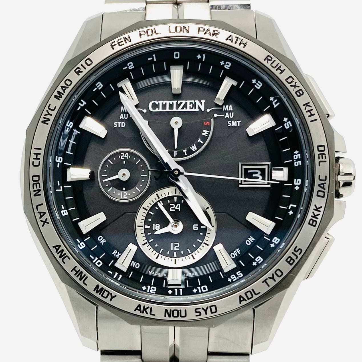 【美品】腕時計 メンズ シチズン アテッサ AT9096-57E H820-T023070 電波ソーラー エコドライブ デイト表示 黒 チタニウム 10気圧防水