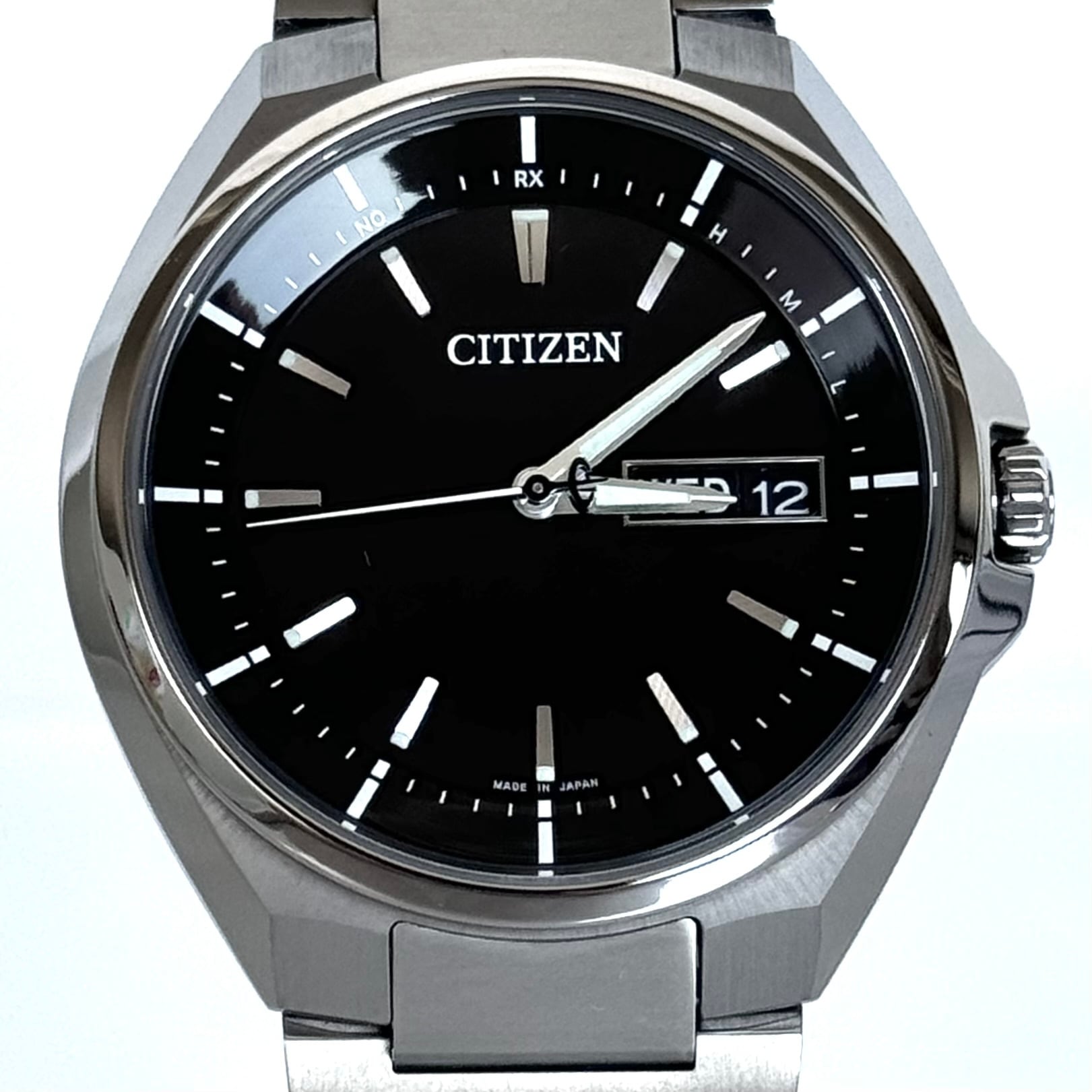 【美品】シチズン　アテッサ　AT6050-54E 　H100-R007556　電波ソーラー　黒　デイデイト　チタニウム