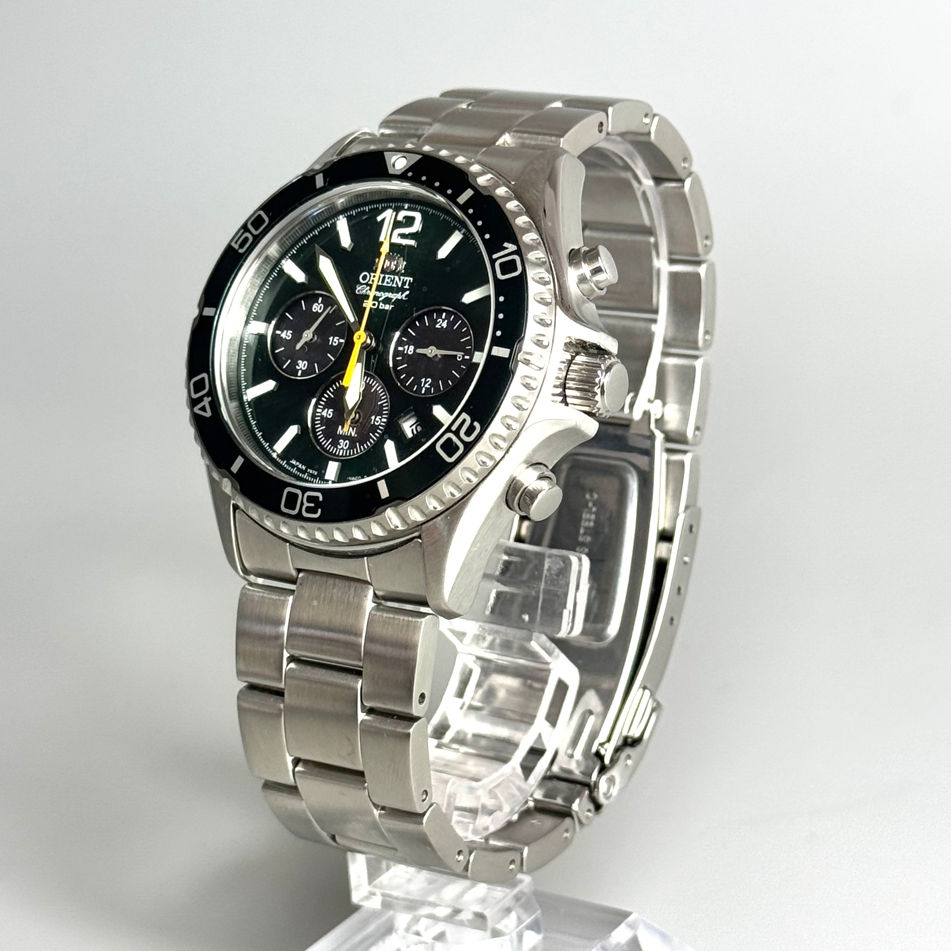 【美品】オリエント　ORIENT　オリエントマコ　RN-TX0204E　VS75-UAB0　ソーラー　グリーン　デイト表示　クロノグラフ