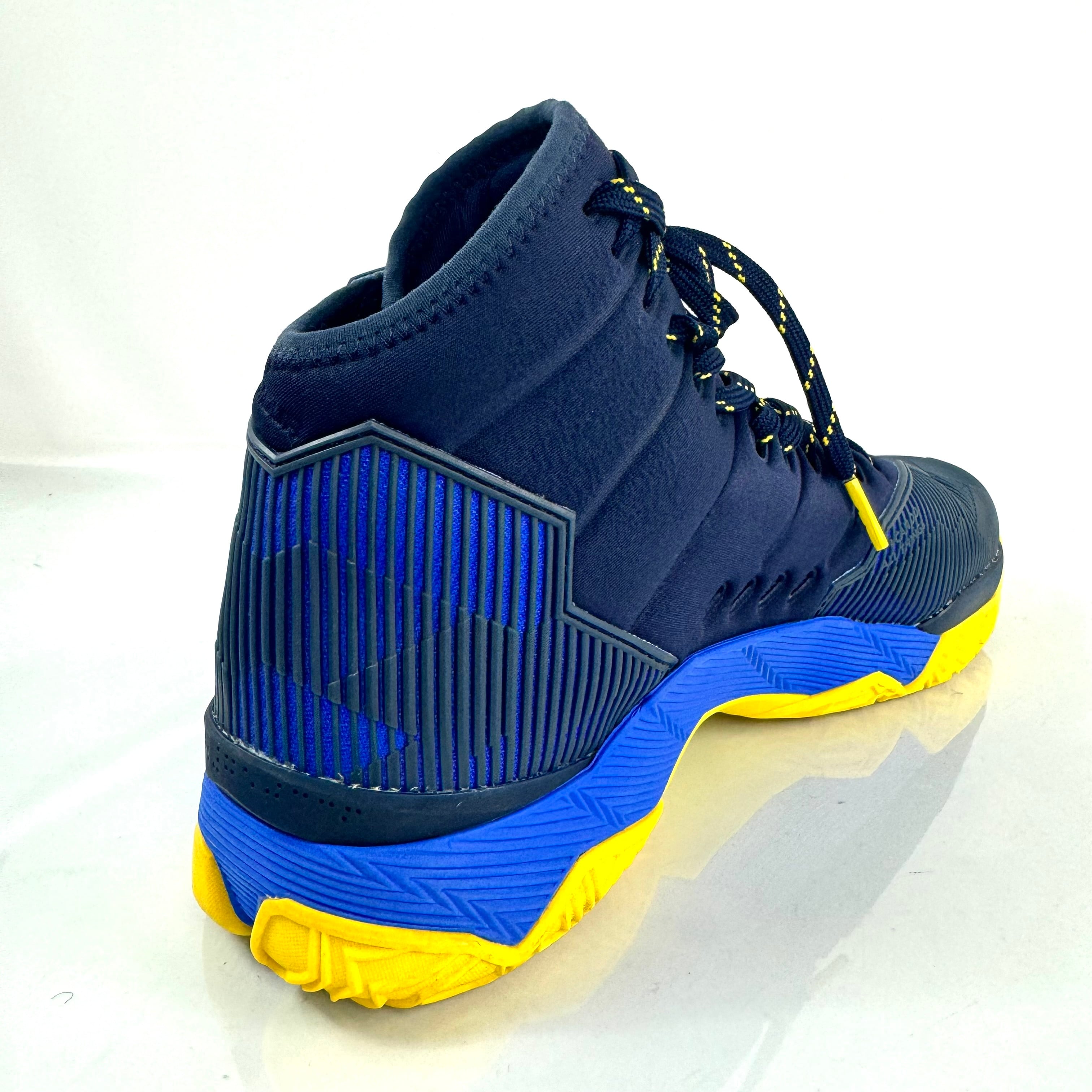 【美品】アンダーアーマー　UNDER ARMOUR　Curry2.5　ステフィンカリーモデル　ハイカットスニーカー　バッシュ　3C　27.5cm