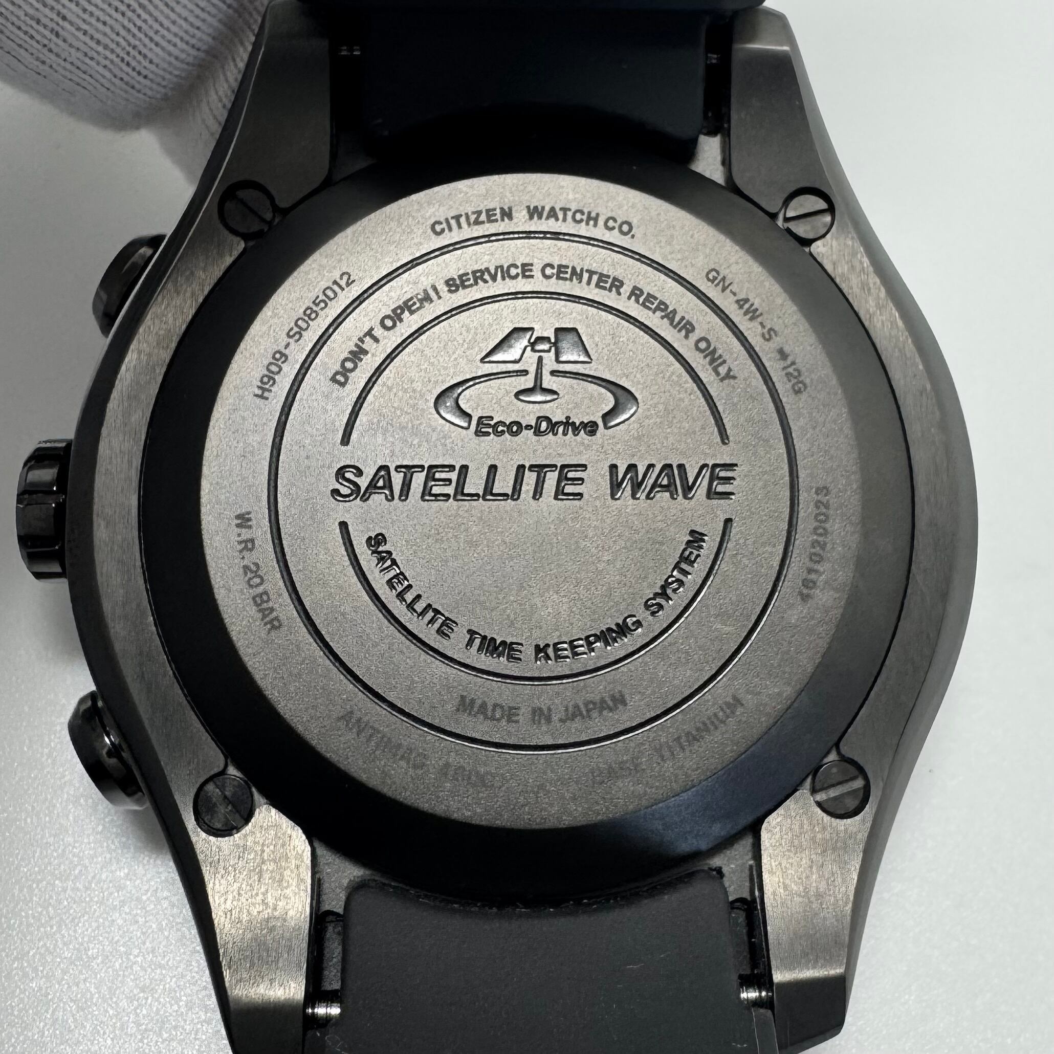 【美品】シチズン　CITIZEN　サテライトウェーブ　Satellite Wave　CC1076-02E　H909-S085012　電波ソーラー　チタニウム　黒　デイト表示　ラバーベルト