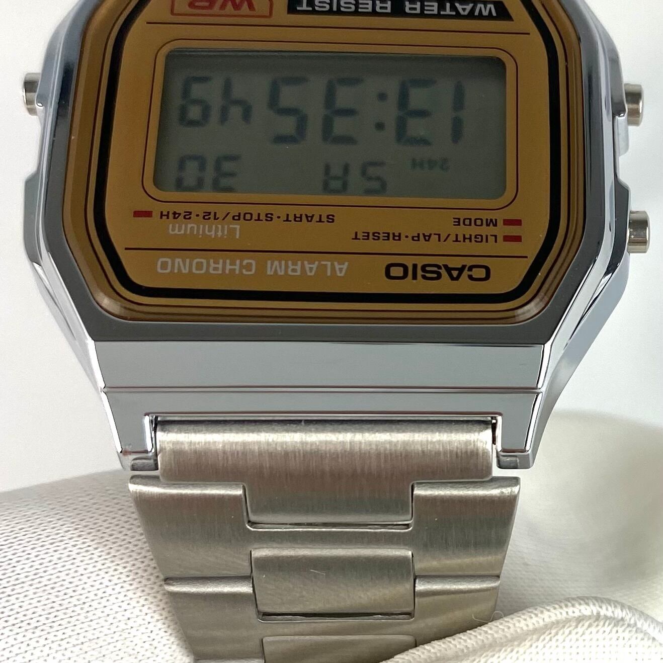 【美品】カシオ　CASIO　A158WEA-9JH　クォーツ　デジタル　ゴールド　メンズ　レディース