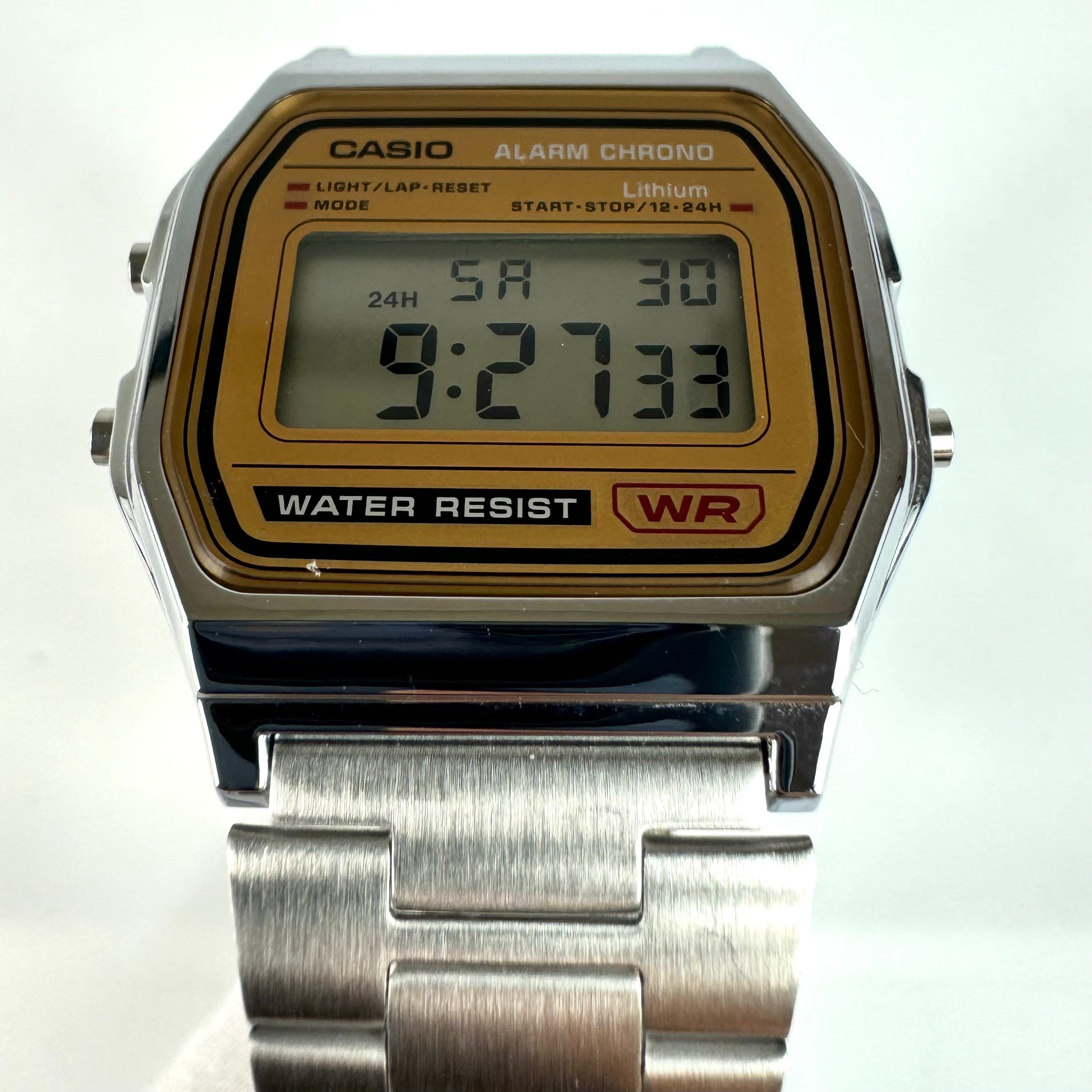 【美品】カシオ　CASIO　A158WEA-9JH　クォーツ　デジタル　ゴールド　メンズ　レディース